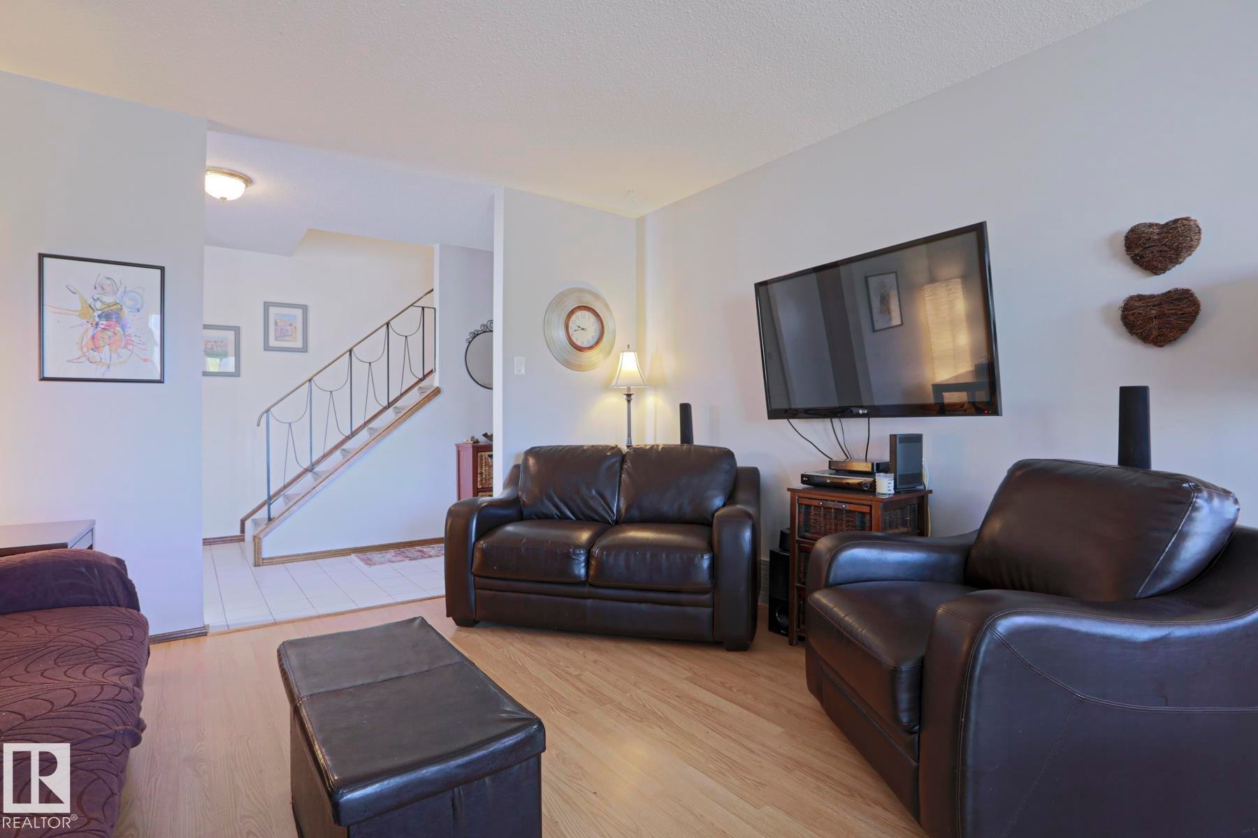 9324 80 Avenue, Edmonton, AB - Indoor Photo Showing Living Room
