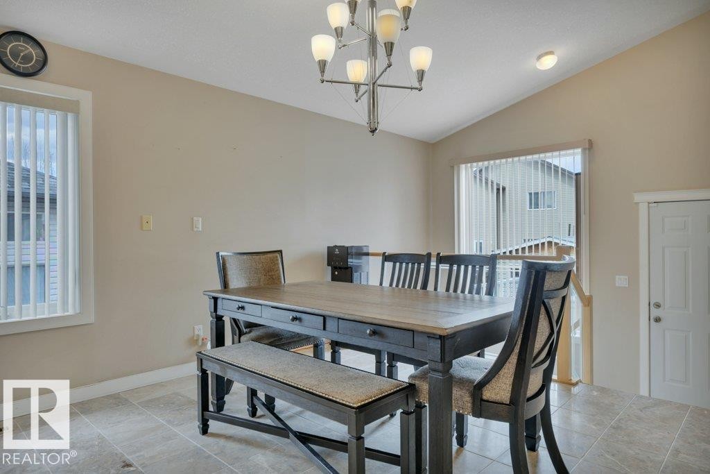10632 180 Avenue, Edmonton, AB - Indoor Photo Showing Dining Room