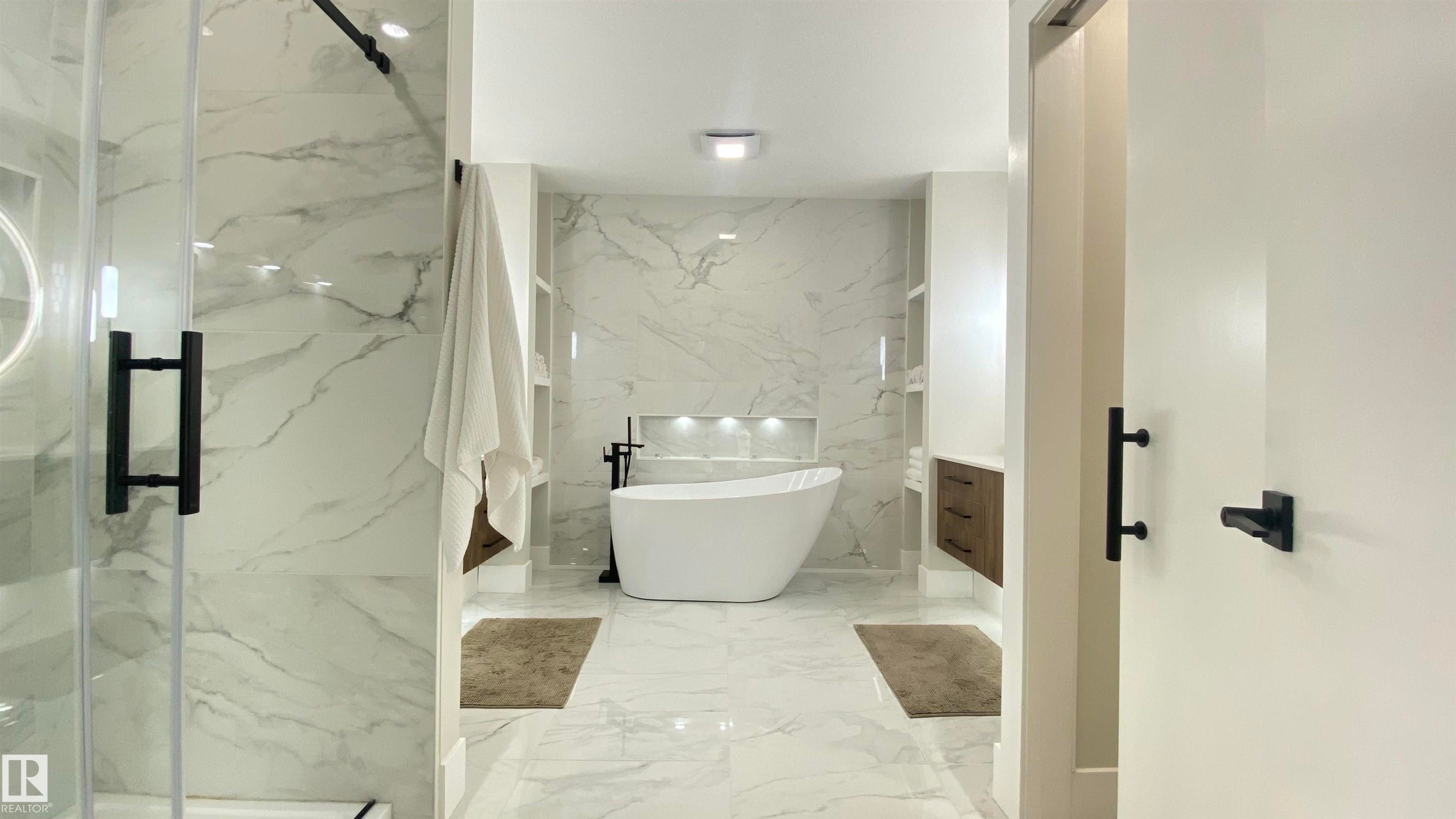 7604 181 Street, Edmonton, AB - Indoor Photo Showing Bathroom