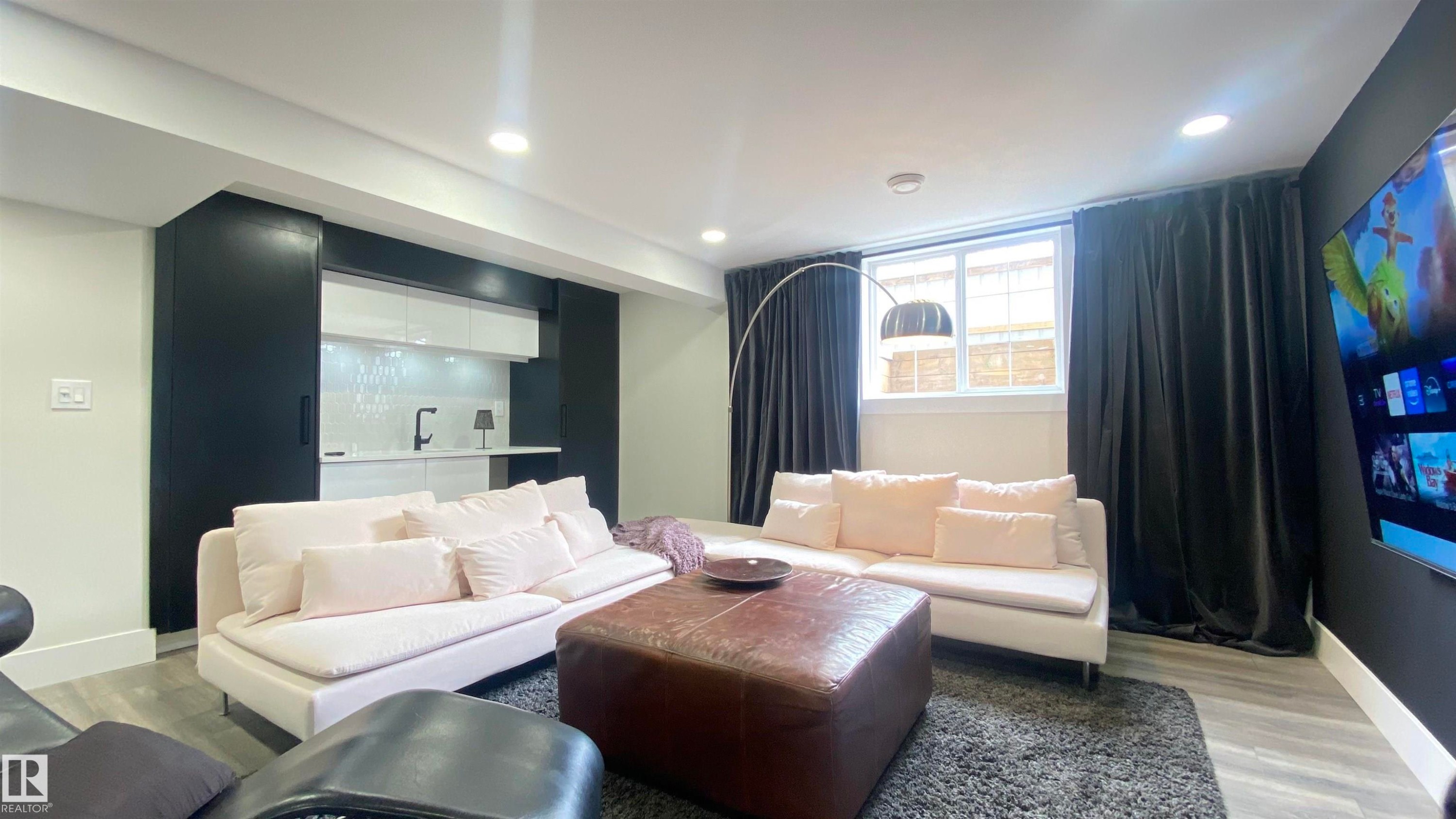 7604 181 Street, Edmonton, AB - Indoor