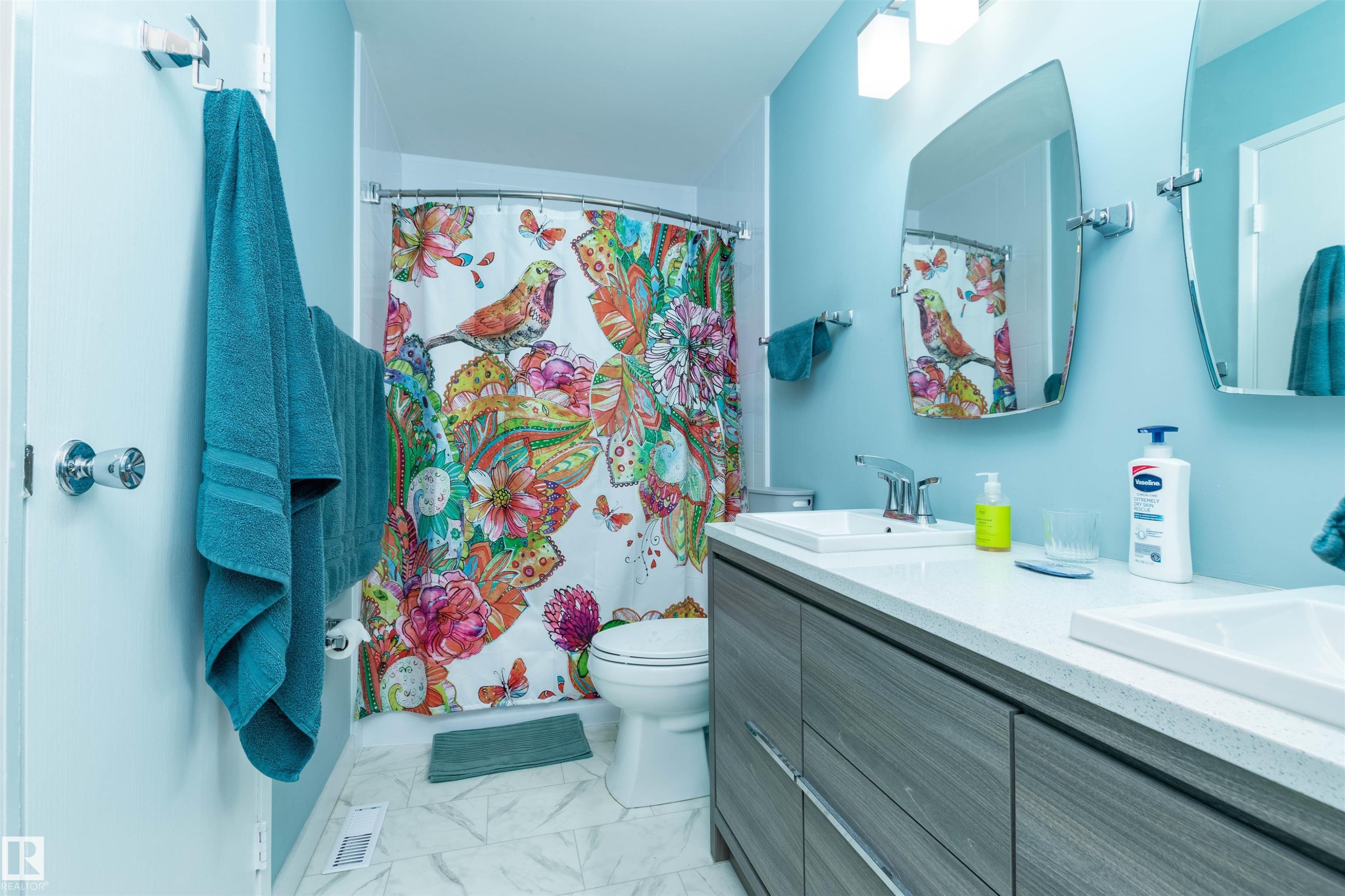 2109 Saddleback Road Nw, Edmonton, AB - Indoor Photo Showing Bathroom