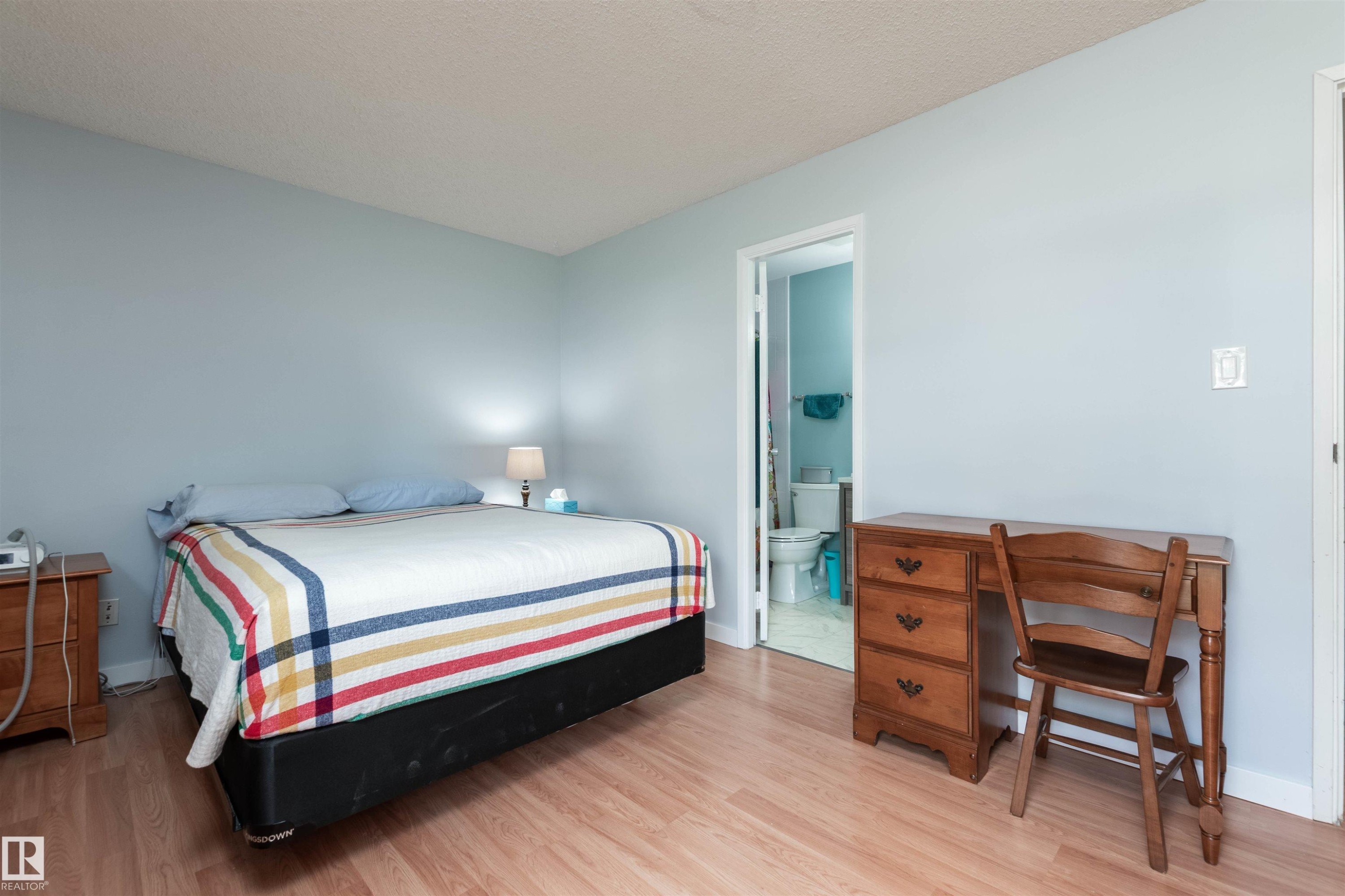 2109 Saddleback Road Nw, Edmonton, AB - Indoor Photo Showing Bedroom