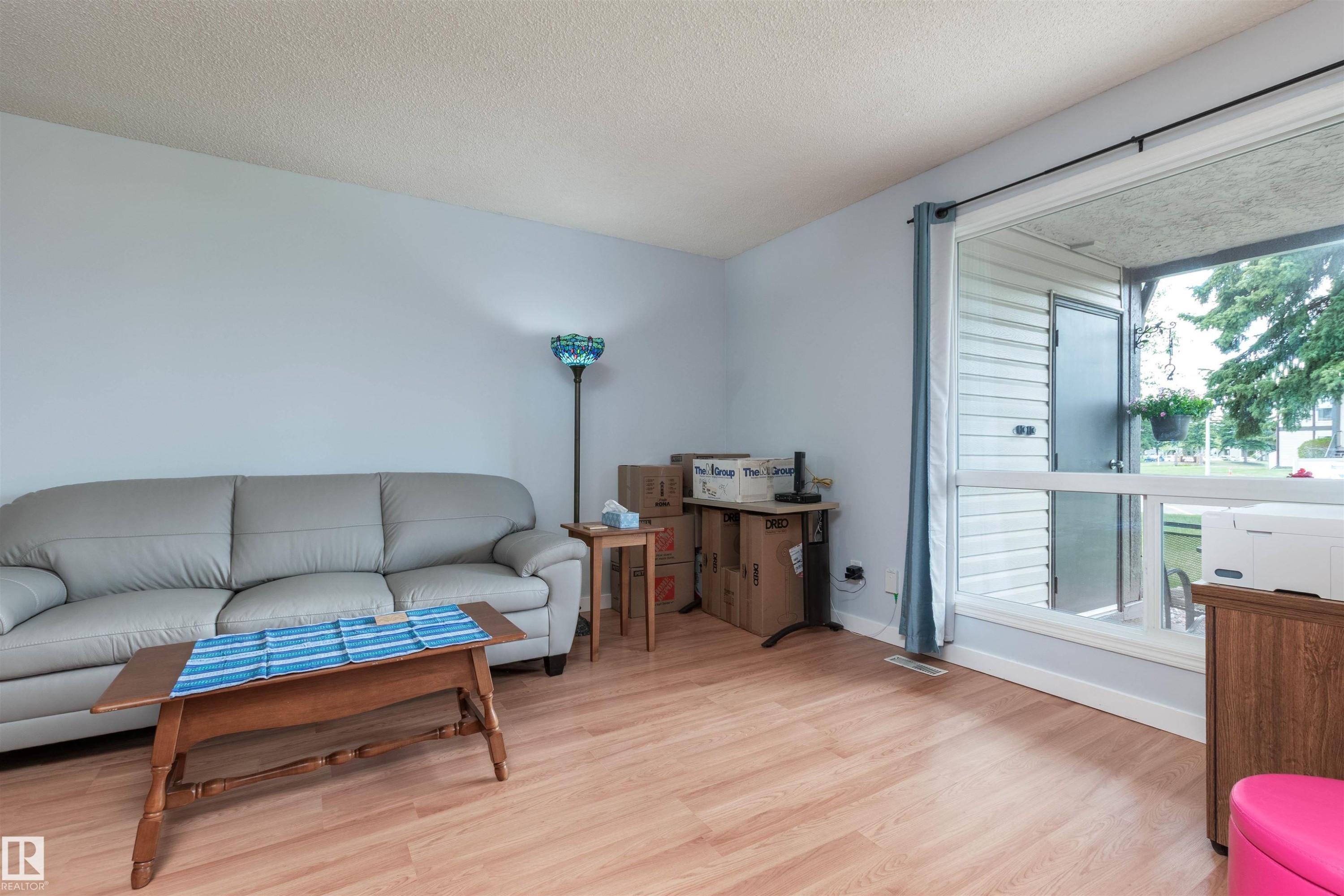 2109 Saddleback Road Nw, Edmonton, AB - Indoor Photo Showing Living Room