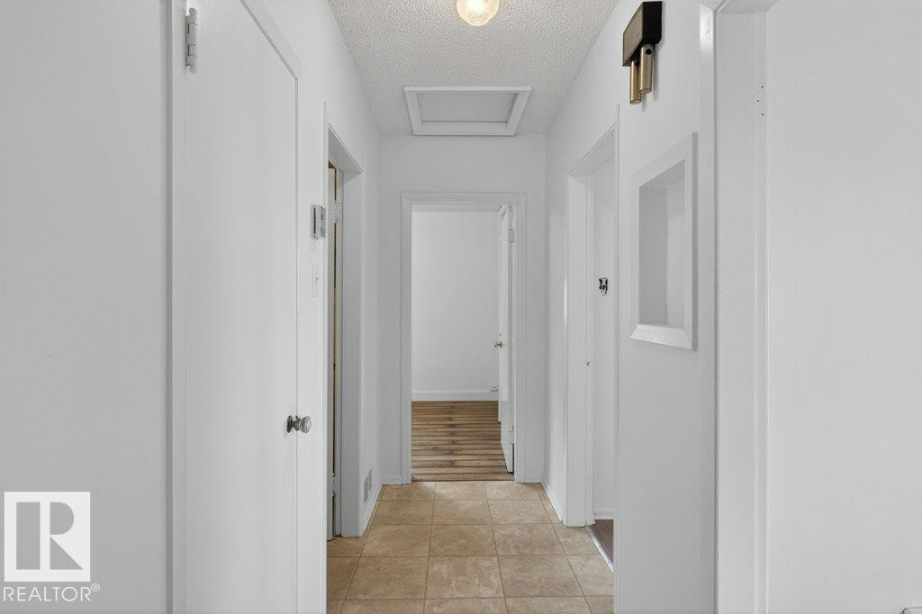 10640 79 Street Nw, Edmonton, AB - Indoor Photo Showing Other Room