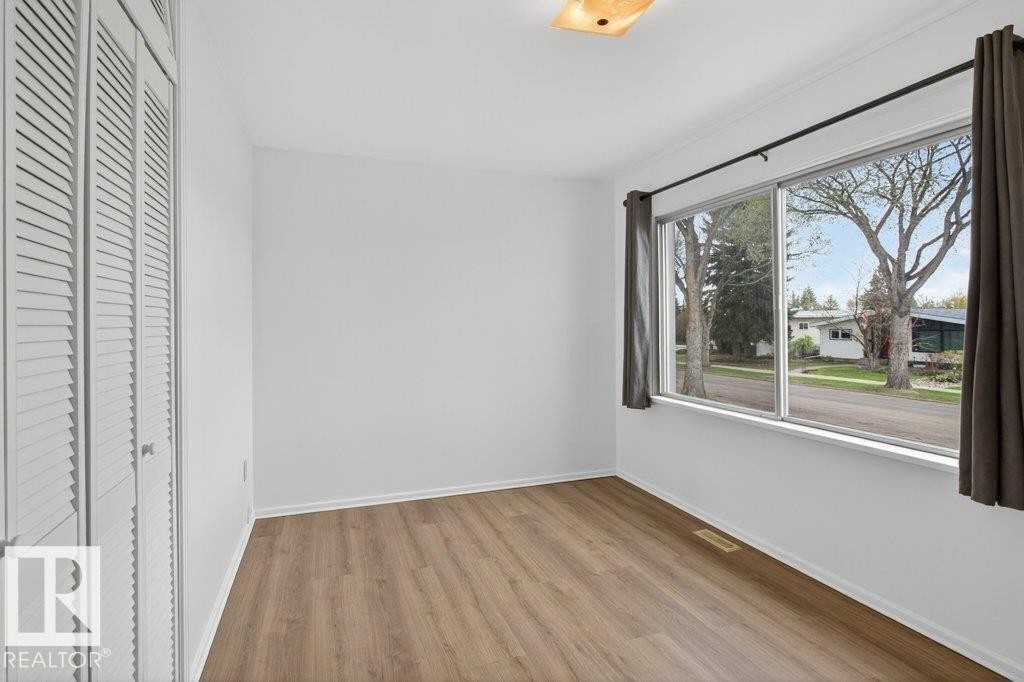 10640 79 Street Nw, Edmonton, AB - Indoor Photo Showing Other Room