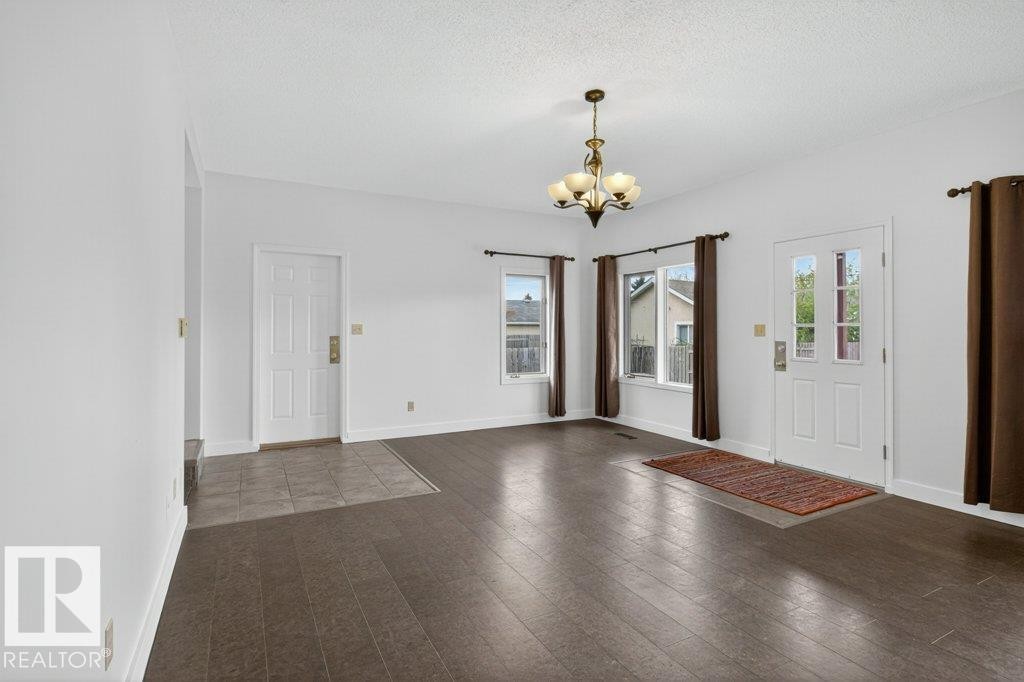 10640 79 Street Nw, Edmonton, AB - Indoor Photo Showing Other Room