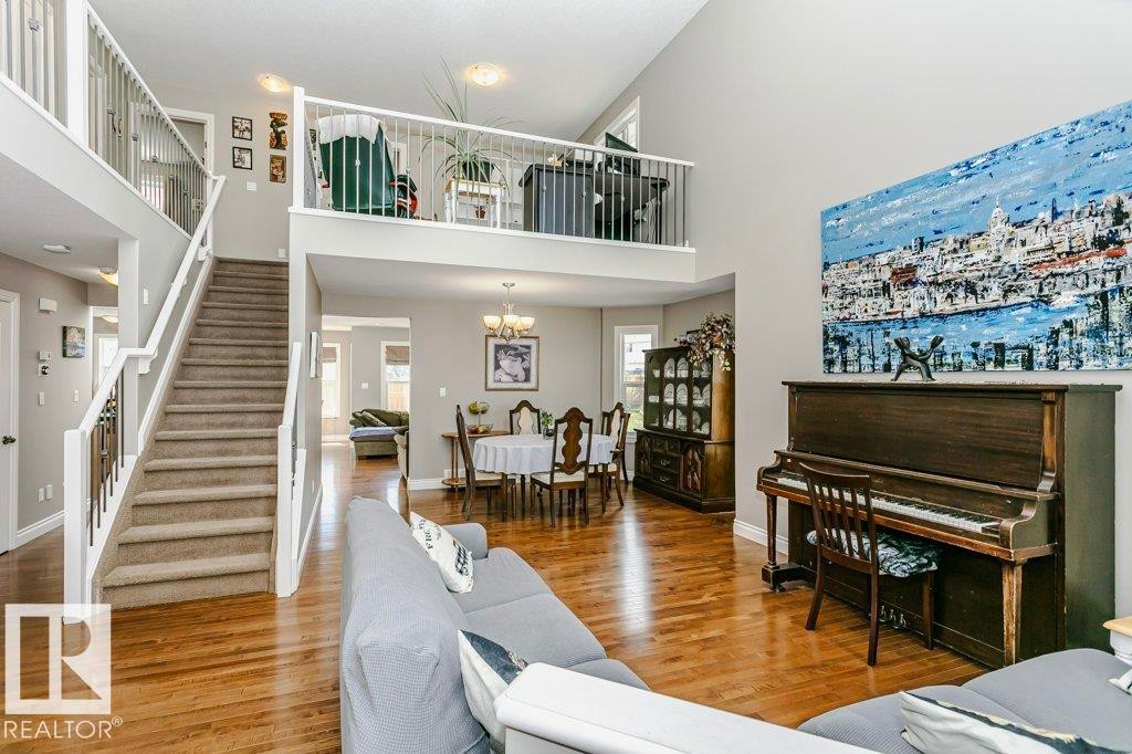 3339 21 Avenue, Edmonton, AB - Indoor Photo Showing Other Room
