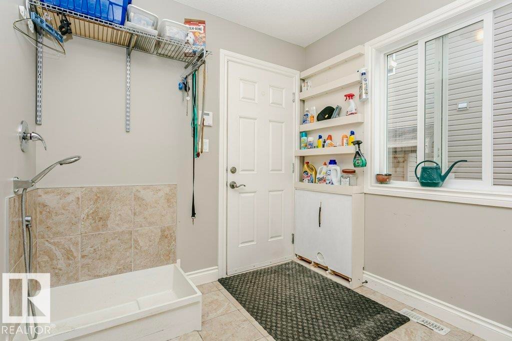 3339 21 Avenue, Edmonton, AB - Indoor Photo Showing Other Room