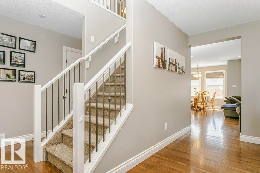 3339 21 Avenue, Edmonton, AB - Indoor Photo Showing Other Room
