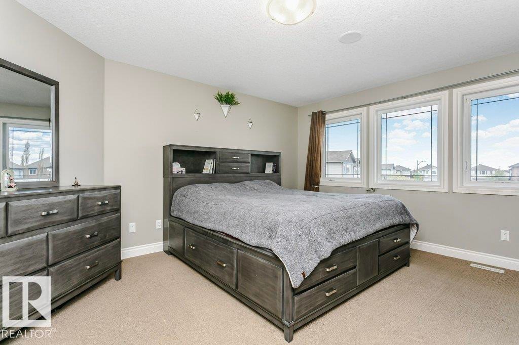 3339 21 Avenue, Edmonton, AB - Indoor Photo Showing Bedroom
