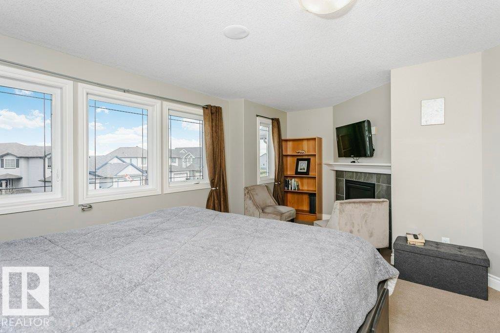 3339 21 Avenue, Edmonton, AB - Indoor Photo Showing Bedroom