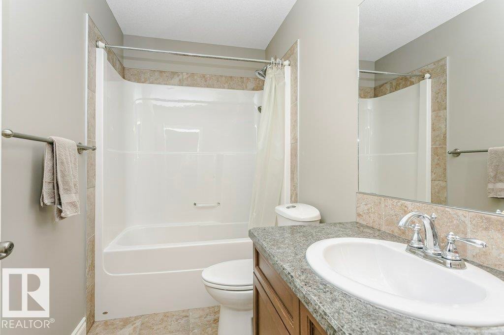 3339 21 Avenue, Edmonton, AB - Indoor Photo Showing Bathroom