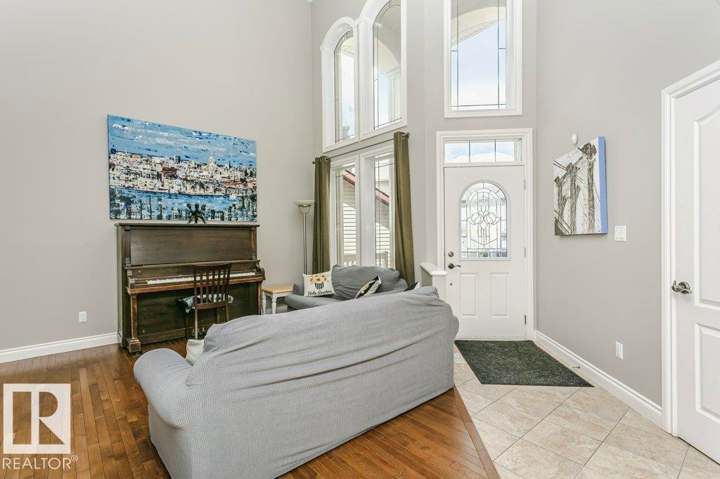 3339 21 Avenue, Edmonton, AB - Indoor Photo Showing Bedroom
