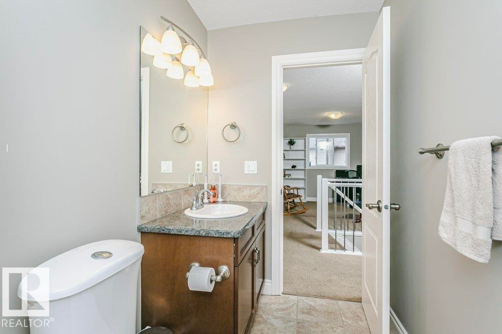 3339 21 Avenue, Edmonton, AB - Indoor Photo Showing Bathroom
