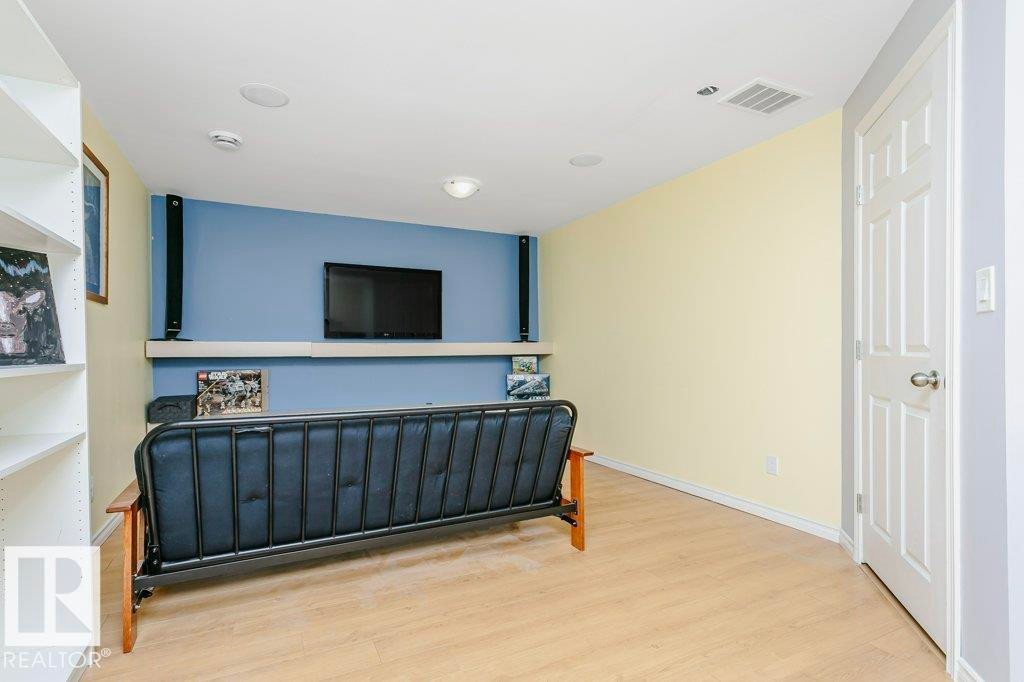 3339 21 Avenue, Edmonton, AB - Indoor Photo Showing Other Room