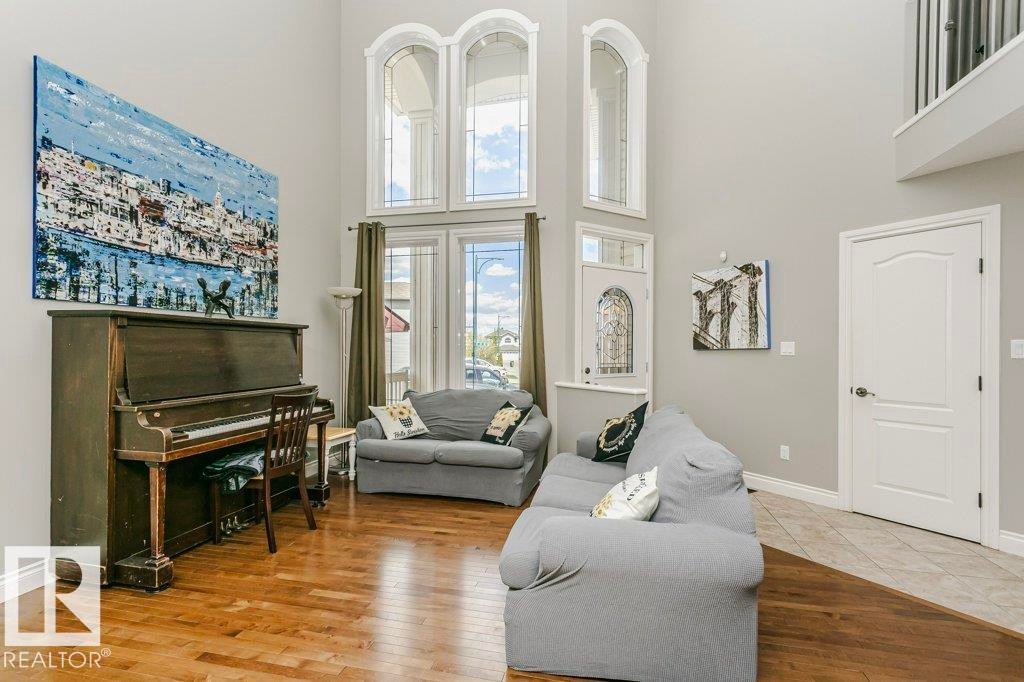 3339 21 Avenue, Edmonton, AB - Indoor Photo Showing Other Room