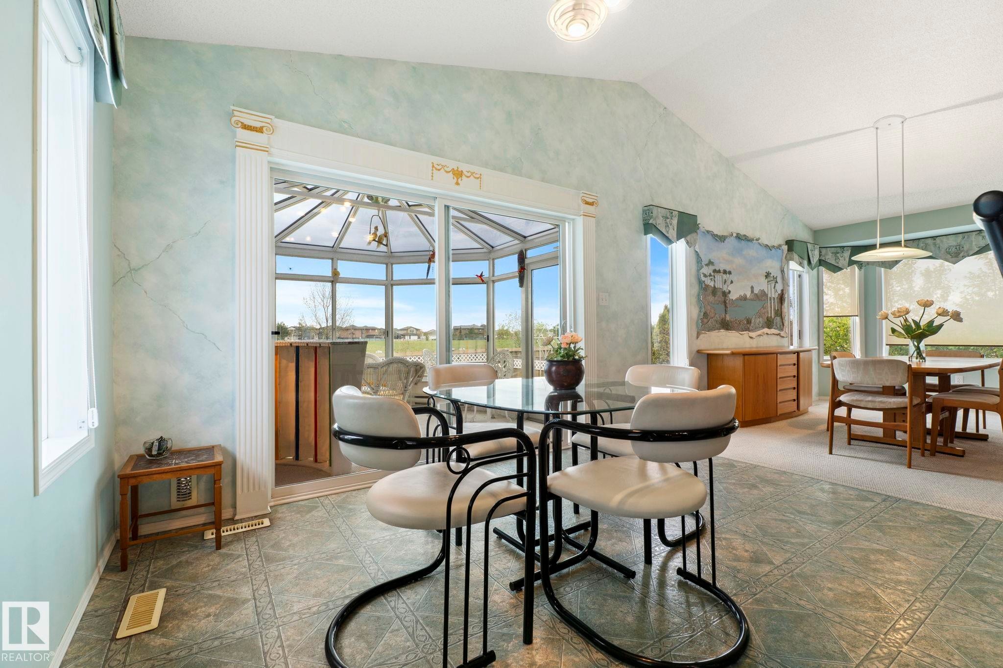 9315 162 Avenue Nw, Edmonton, AB - Indoor Photo Showing Dining Room