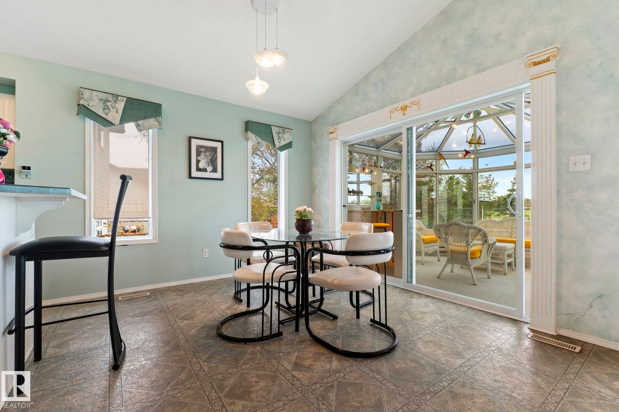 9315 162 Avenue Nw, Edmonton, AB - Indoor