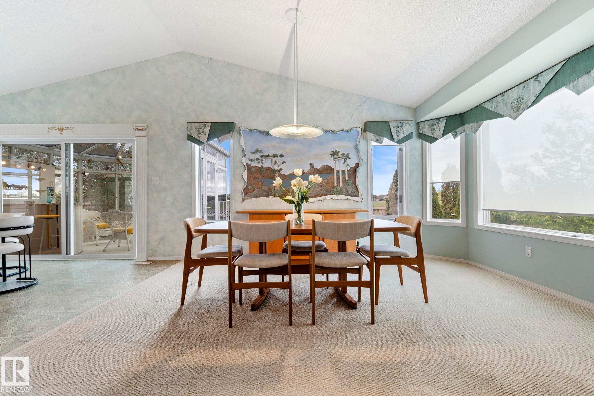 9315 162 Avenue Nw, Edmonton, AB - Indoor Photo Showing Dining Room