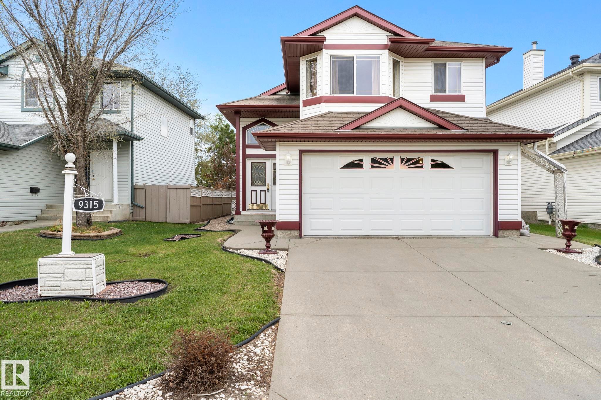 9315 162 Avenue Nw, Edmonton, AB - Outdoor