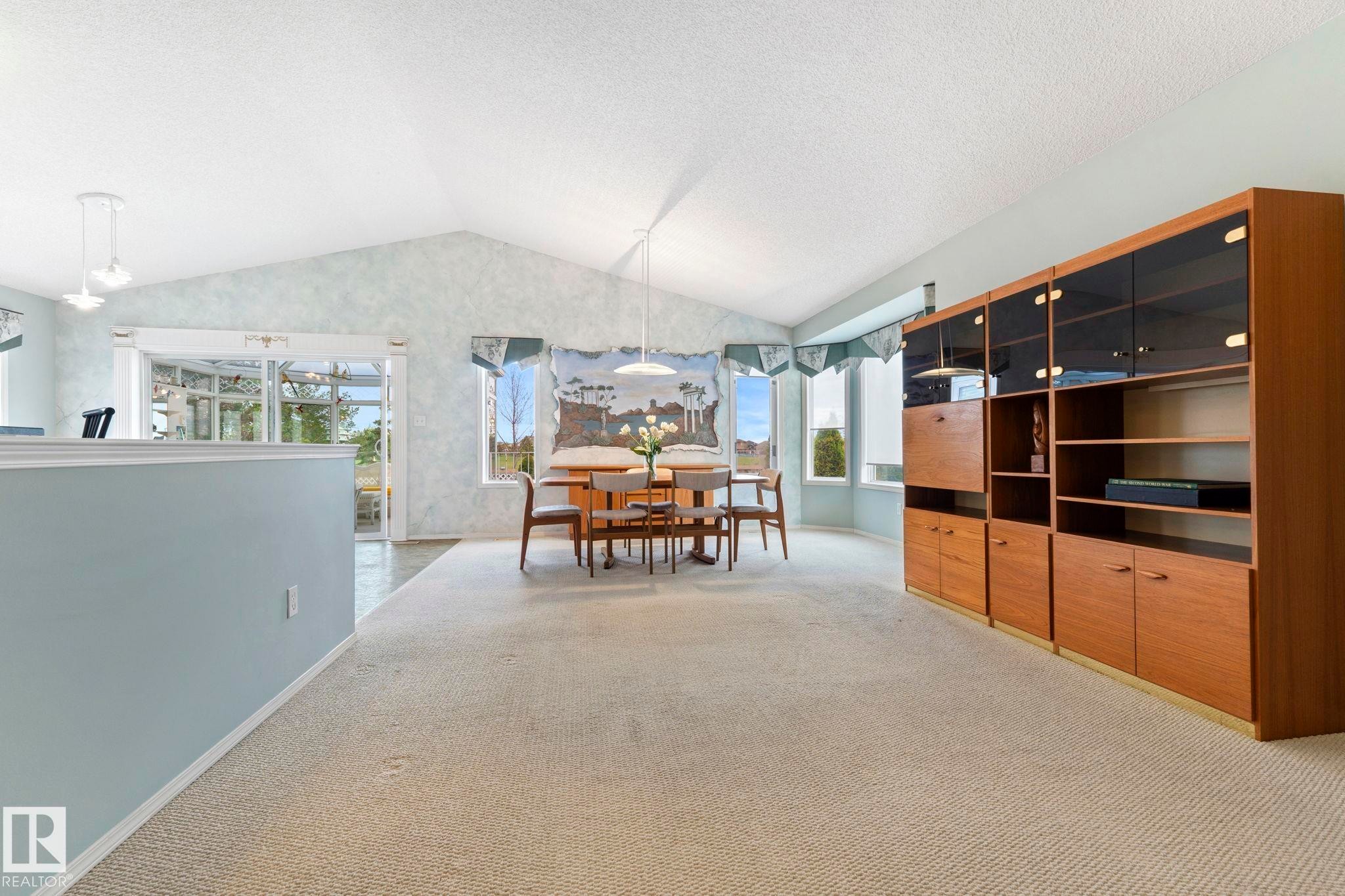 9315 162 Avenue Nw, Edmonton, AB - Indoor