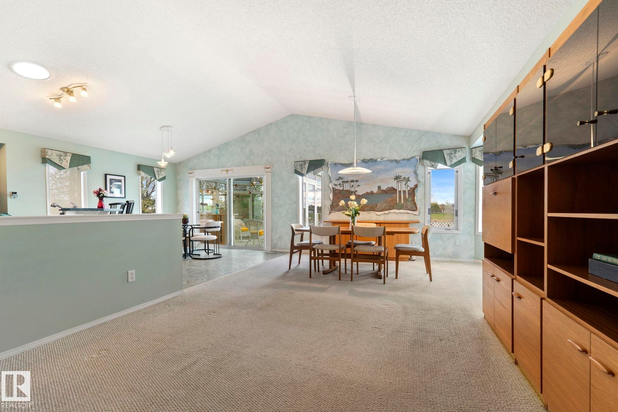 9315 162 Avenue Nw, Edmonton, AB - Indoor