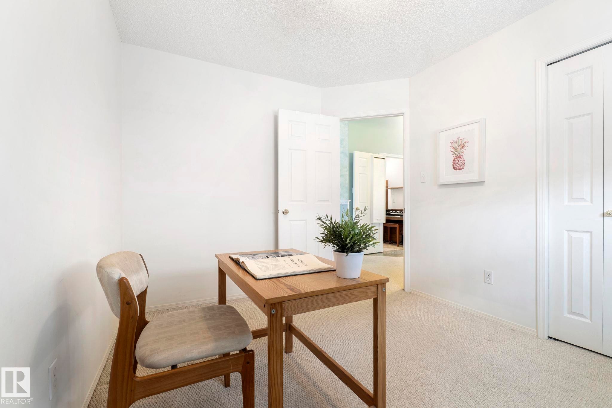 9315 162 Avenue Nw, Edmonton, AB - Indoor