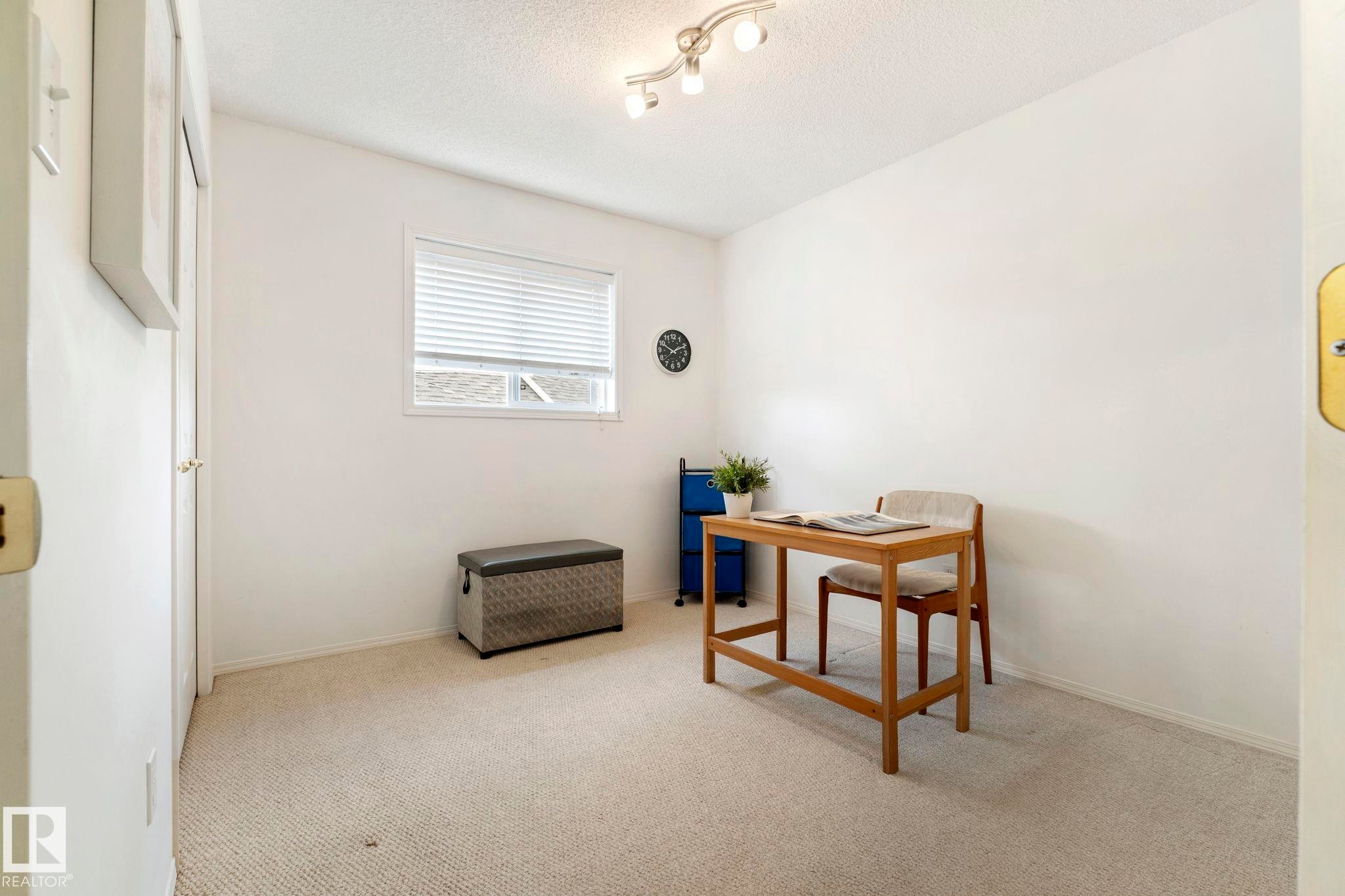 9315 162 Avenue Nw, Edmonton, AB - Indoor