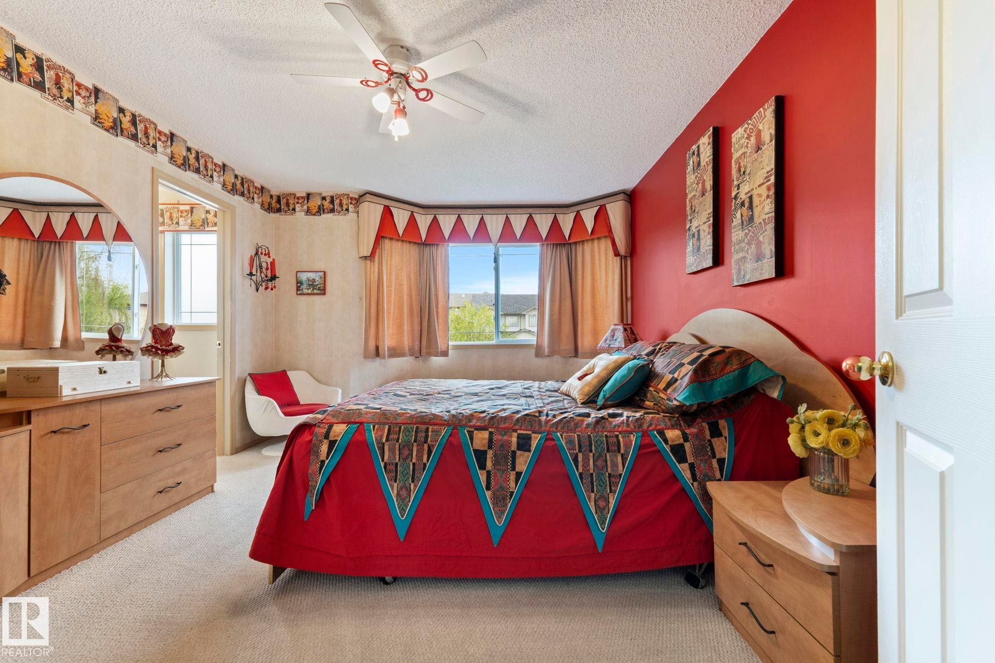 9315 162 Avenue Nw, Edmonton, AB - Indoor Photo Showing Bedroom