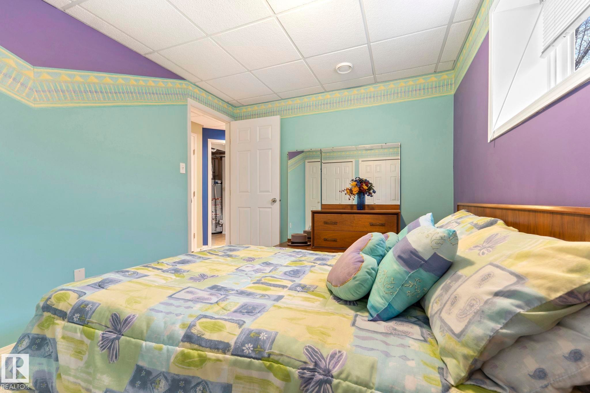 9315 162 Avenue Nw, Edmonton, AB - Indoor Photo Showing Bedroom