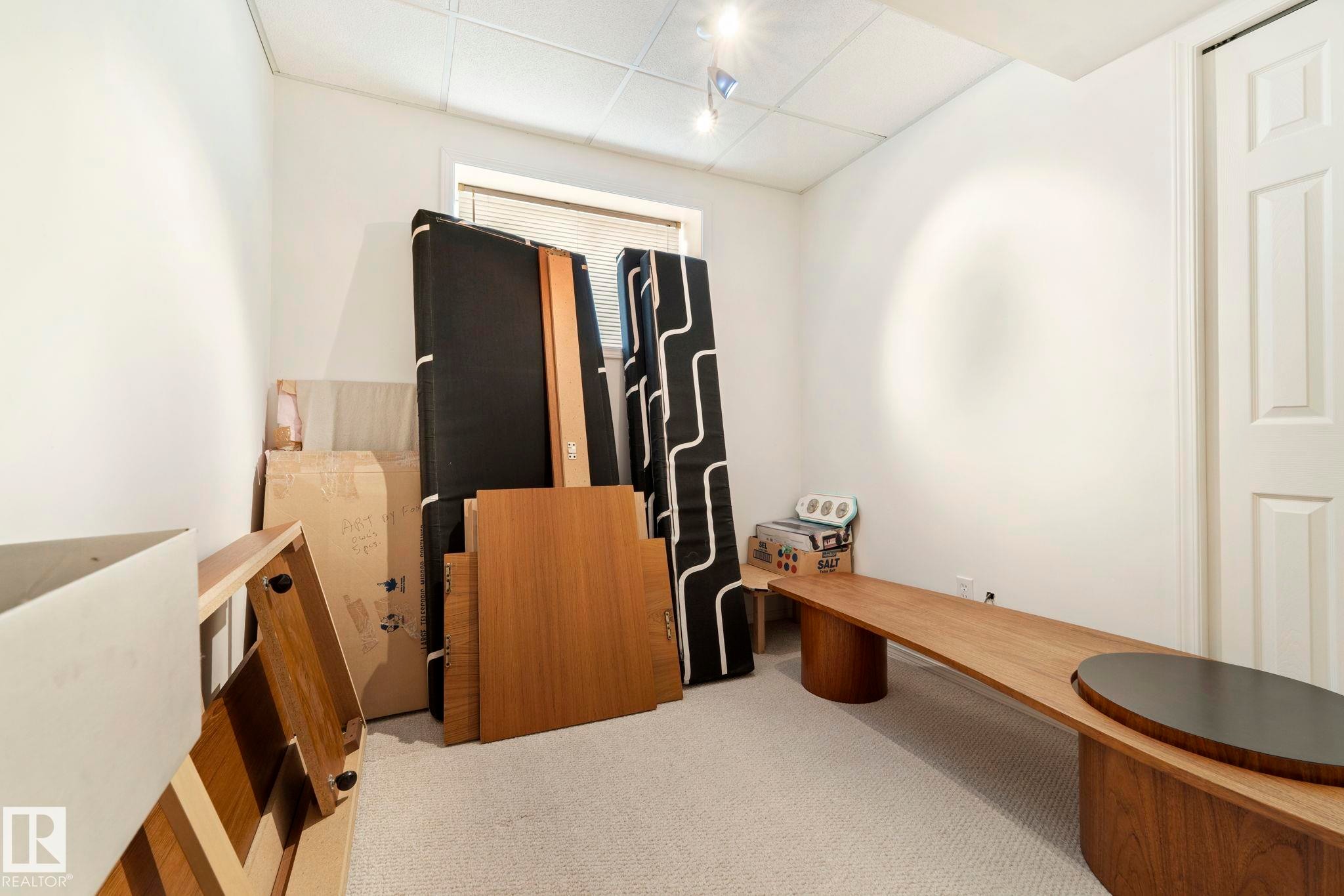 9315 162 Avenue Nw, Edmonton, AB - Indoor