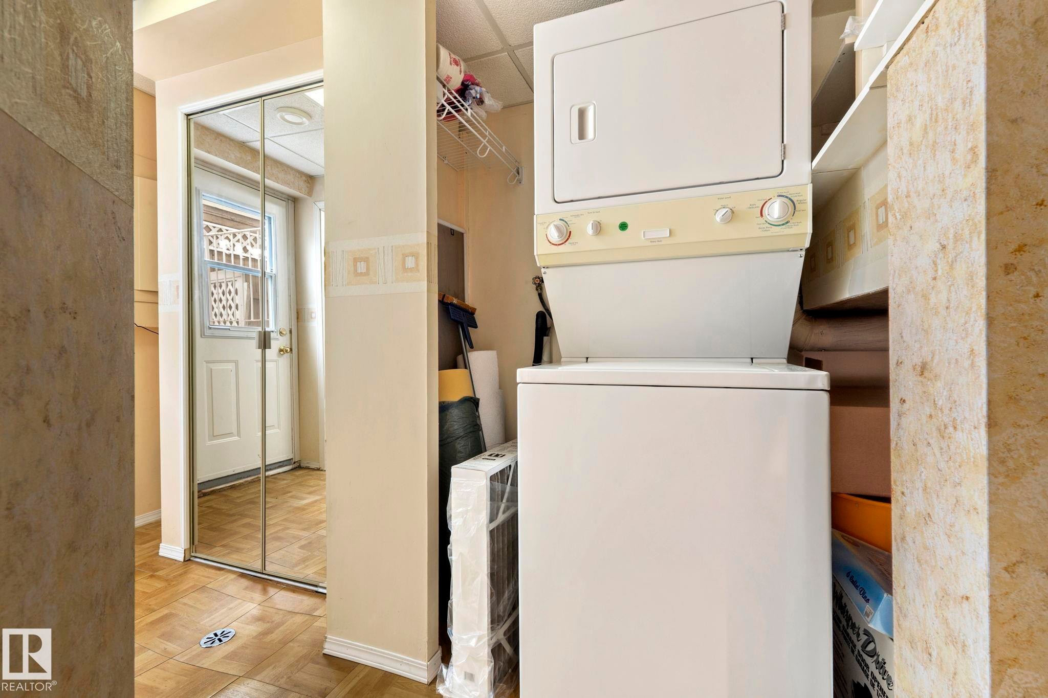 9315 162 Avenue Nw, Edmonton, AB - Indoor Photo Showing Laundry Room