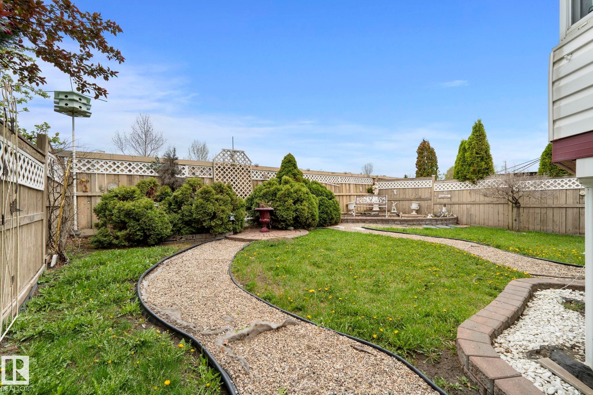 9315 162 Avenue Nw, Edmonton, AB - Outdoor With Backyard