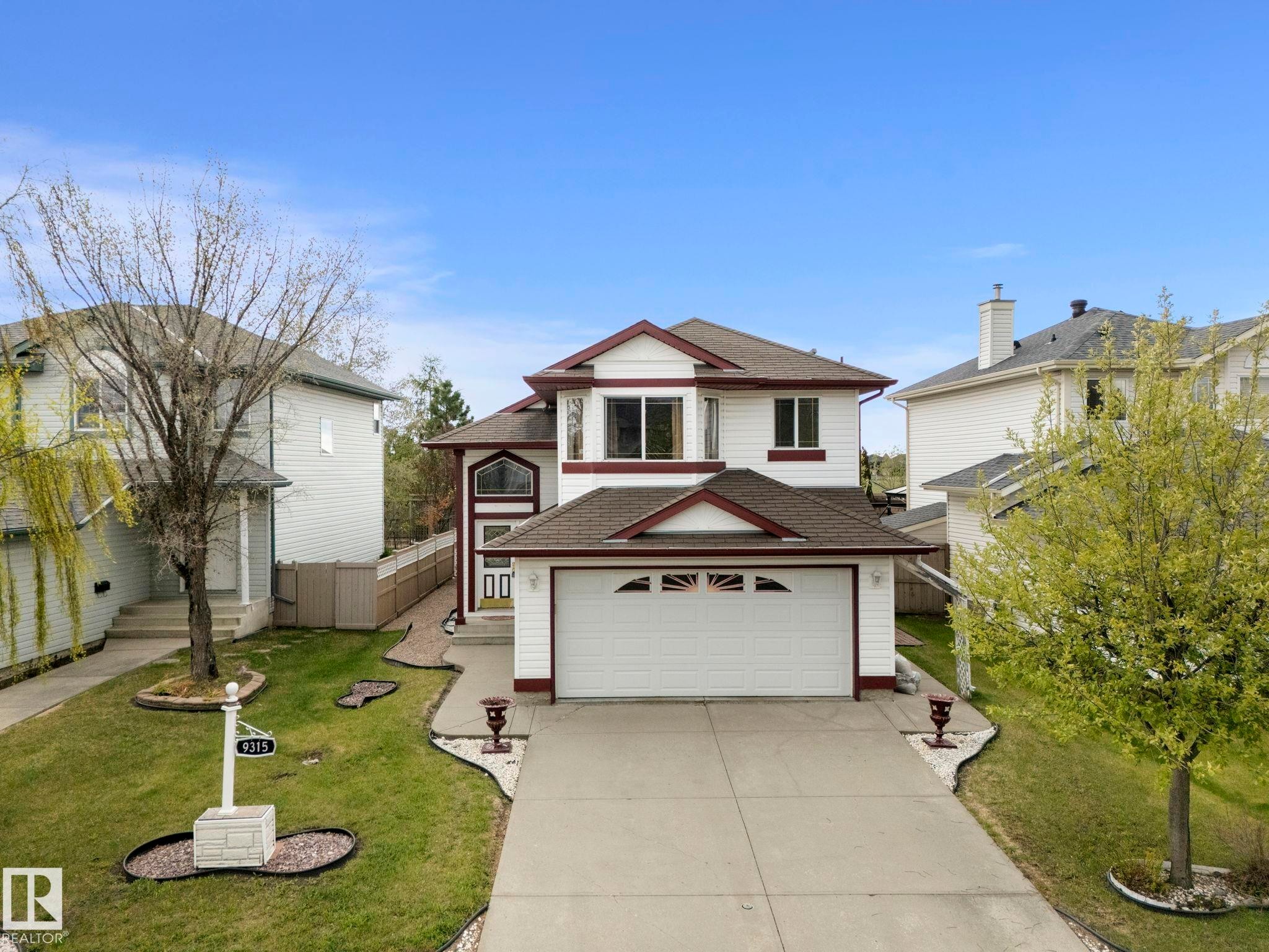 9315 162 Avenue Nw, Edmonton, AB - Outdoor