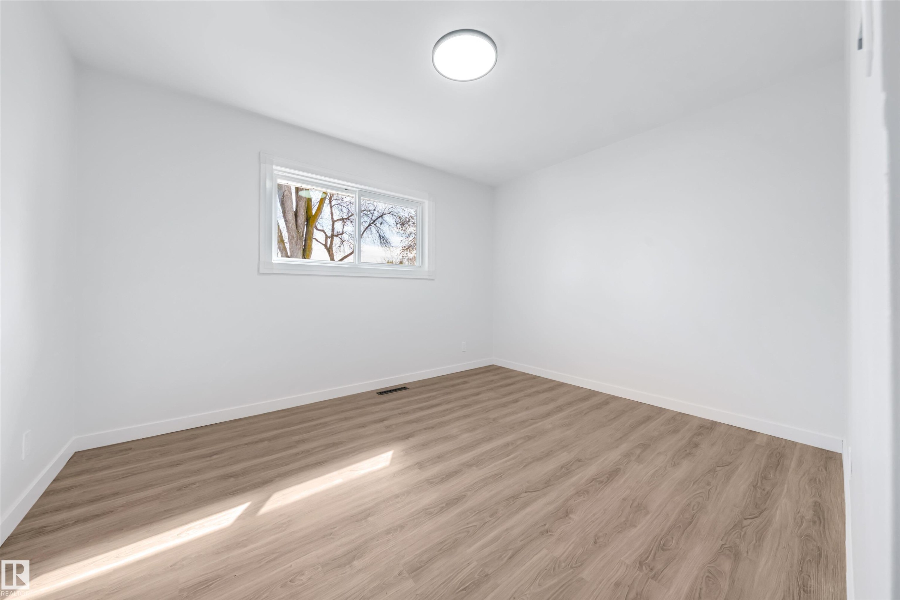 4238 117 Avenue, Edmonton, AB - Indoor Photo Showing Other Room