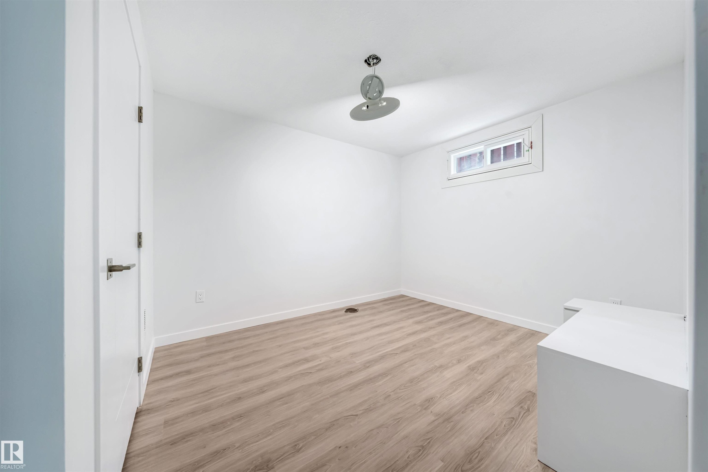 4238 117 Avenue, Edmonton, AB - Indoor Photo Showing Other Room