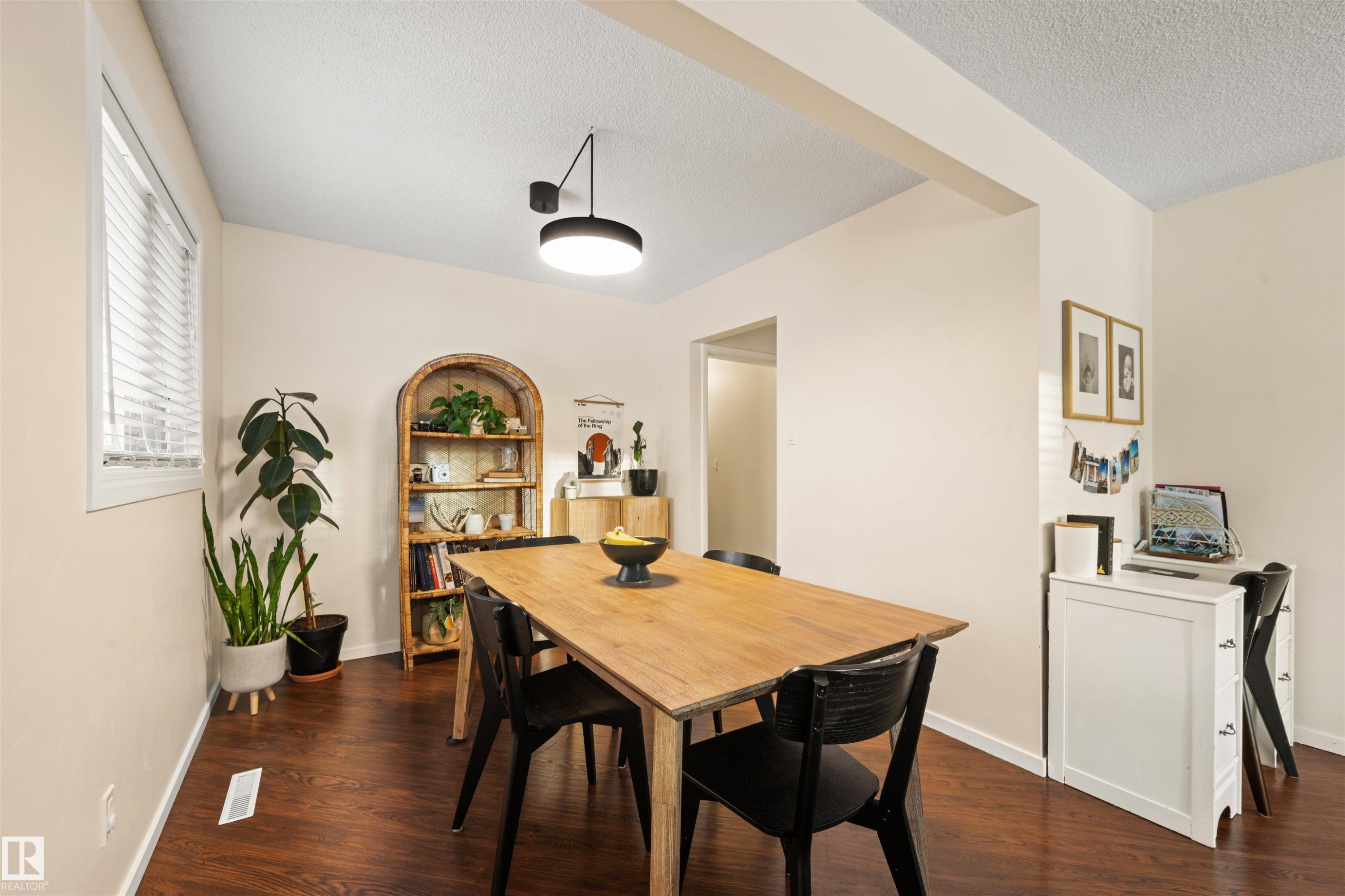 3 Sorrel Crescent, St. Albert, AB - Indoor Photo Showing Dining Room