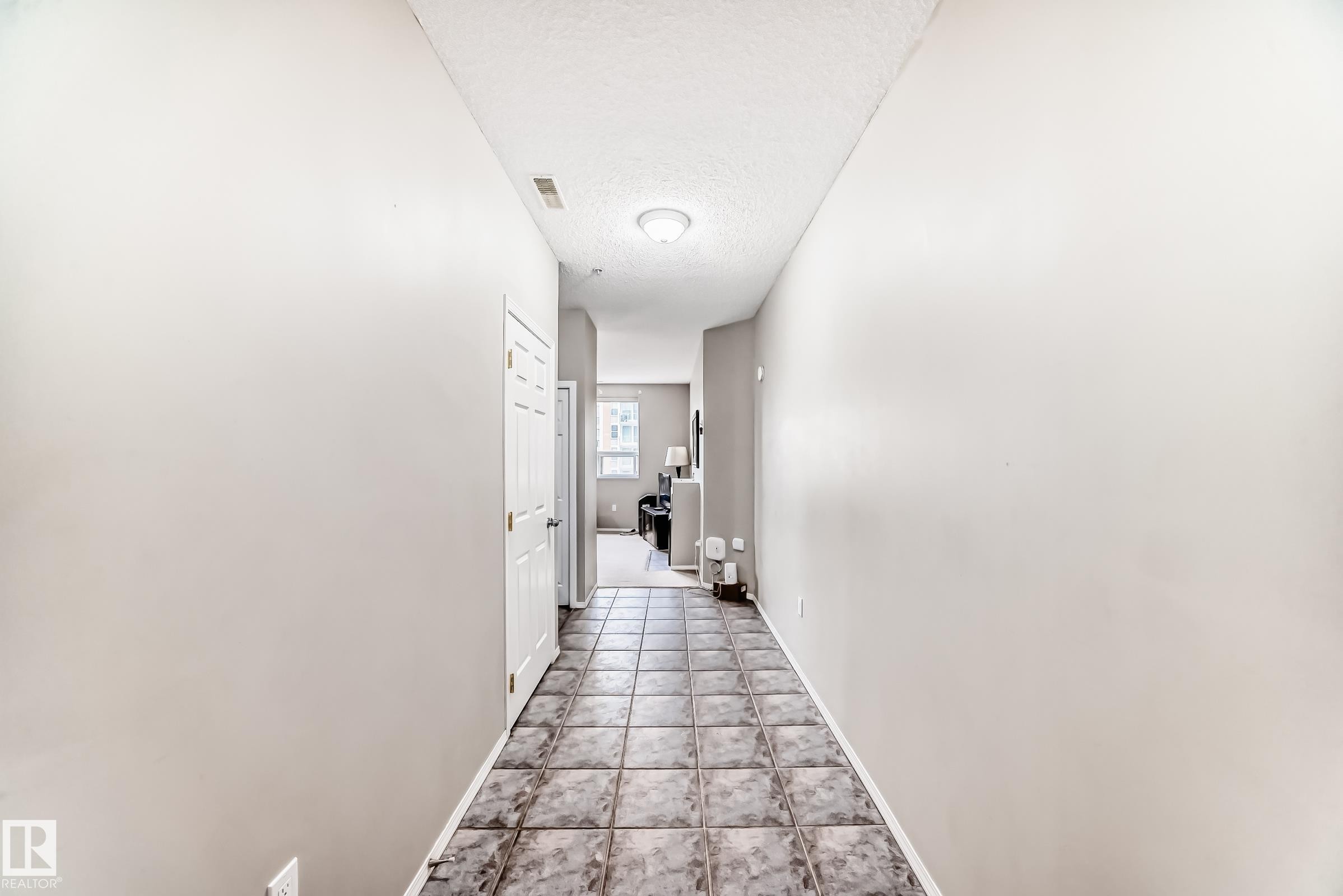601 9919 105 Street, Edmonton, AB - Indoor