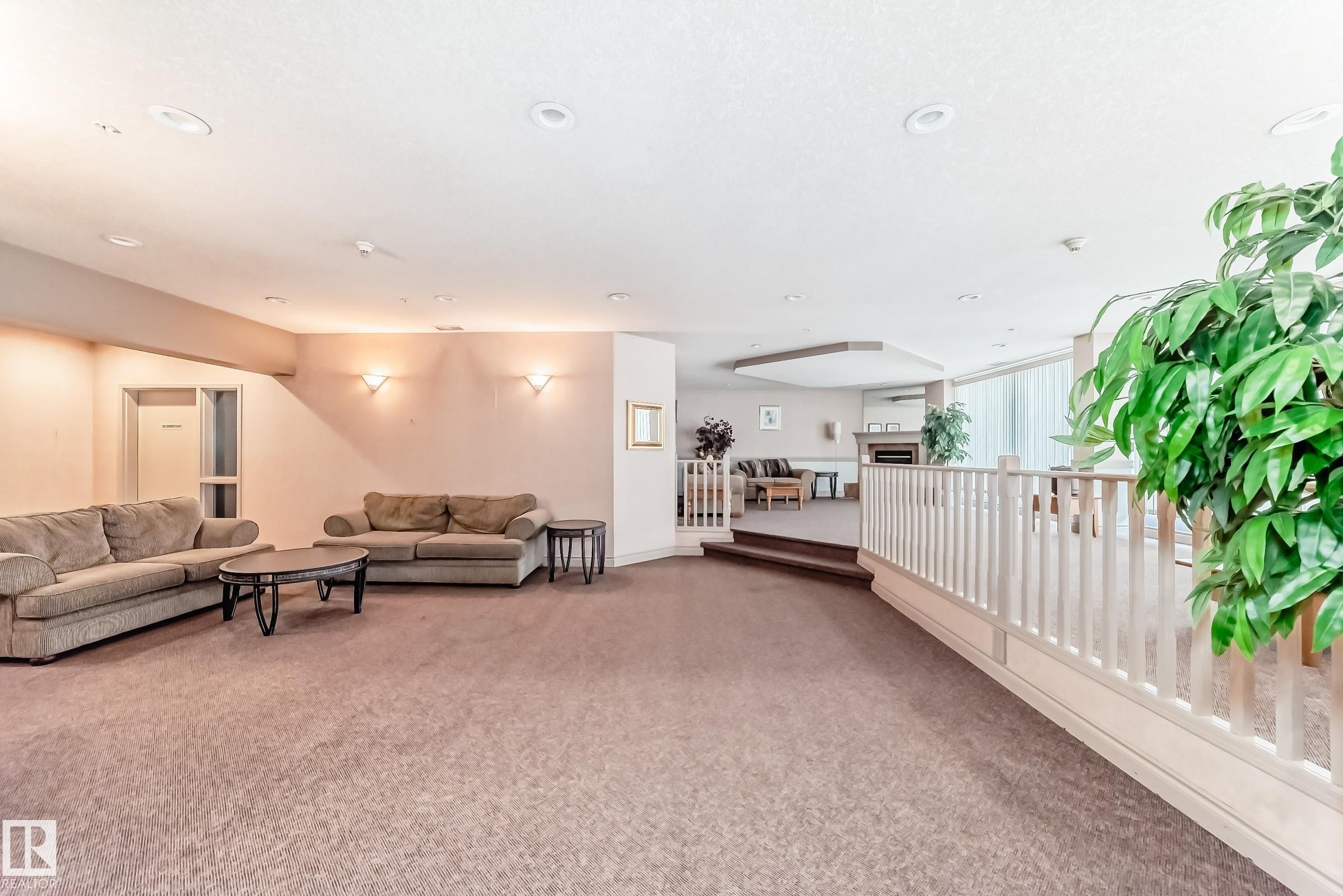 601 9919 105 Street, Edmonton, AB - Indoor