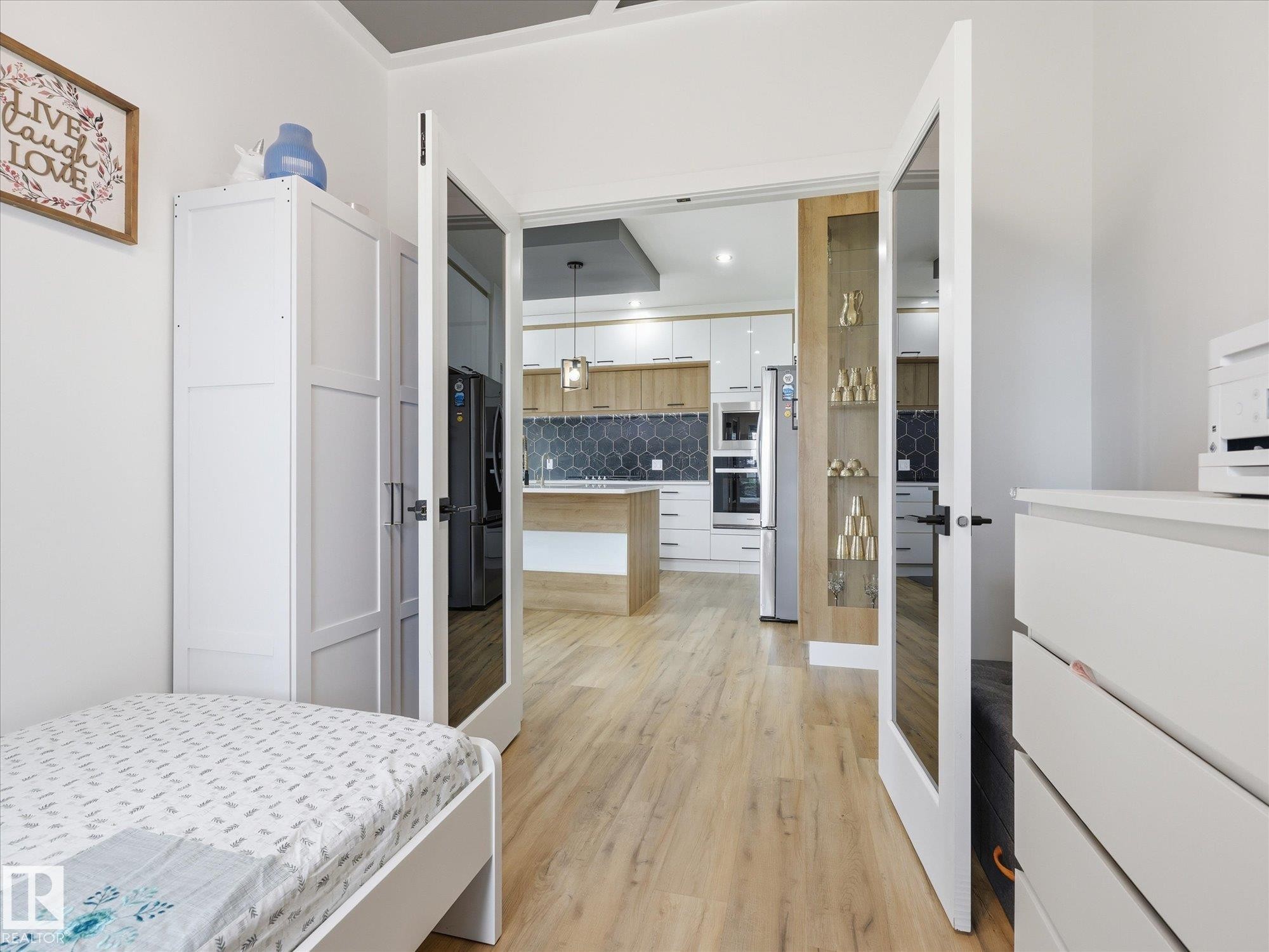 622 Astoria Way, Devon, AB - Indoor Photo Showing Kitchen