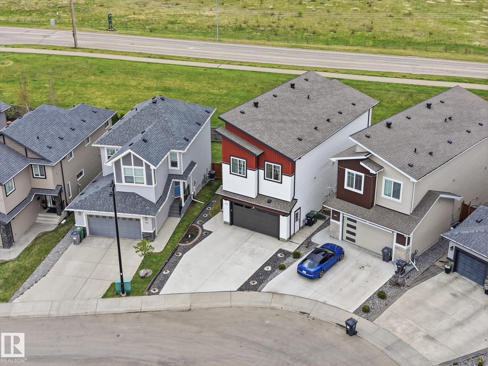 622 Astoria Way, Devon, AB - Outdoor