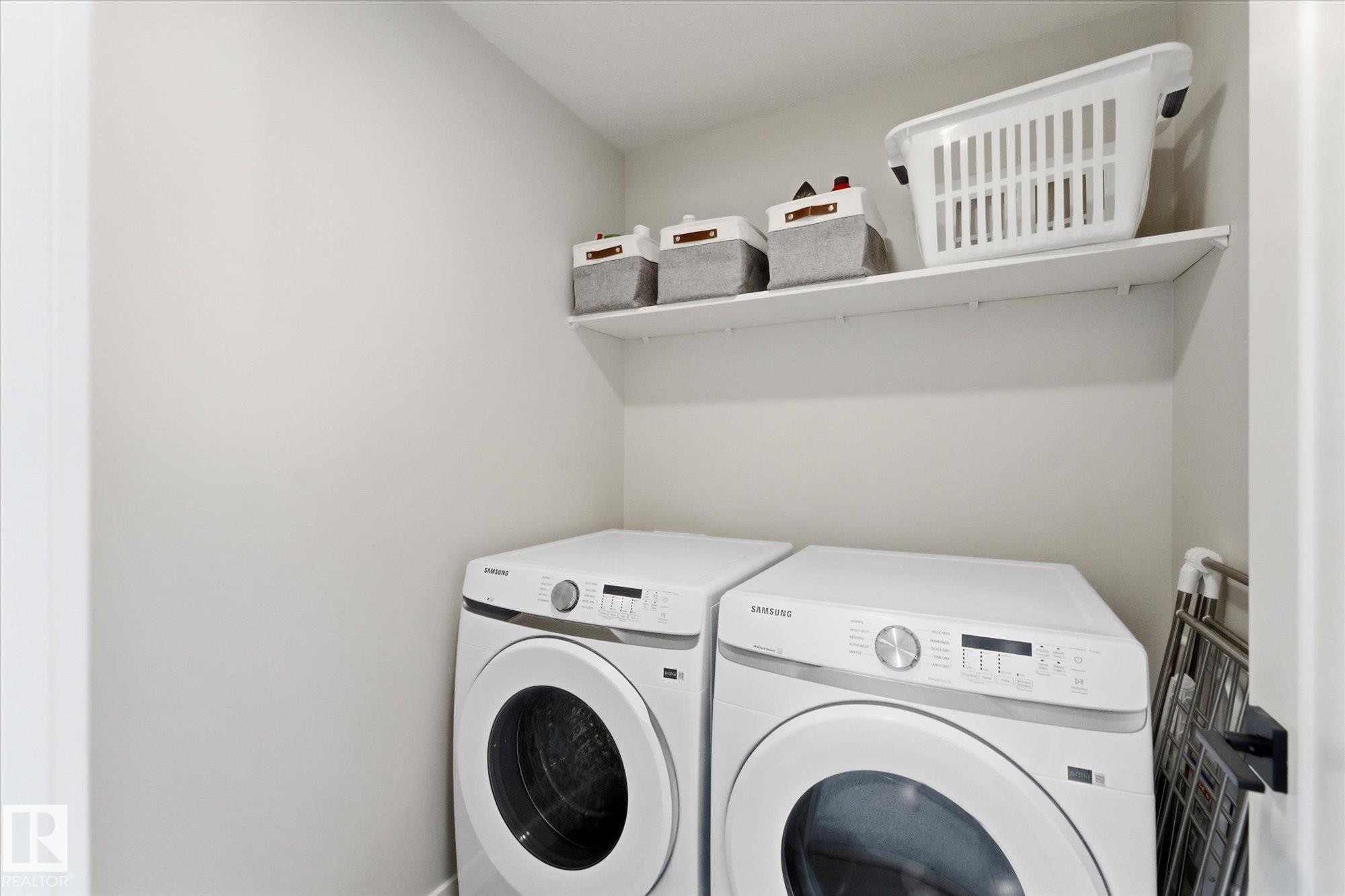 18 Grayson Green, Stony Plain, AB - Indoor Photo Showing Laundry Room