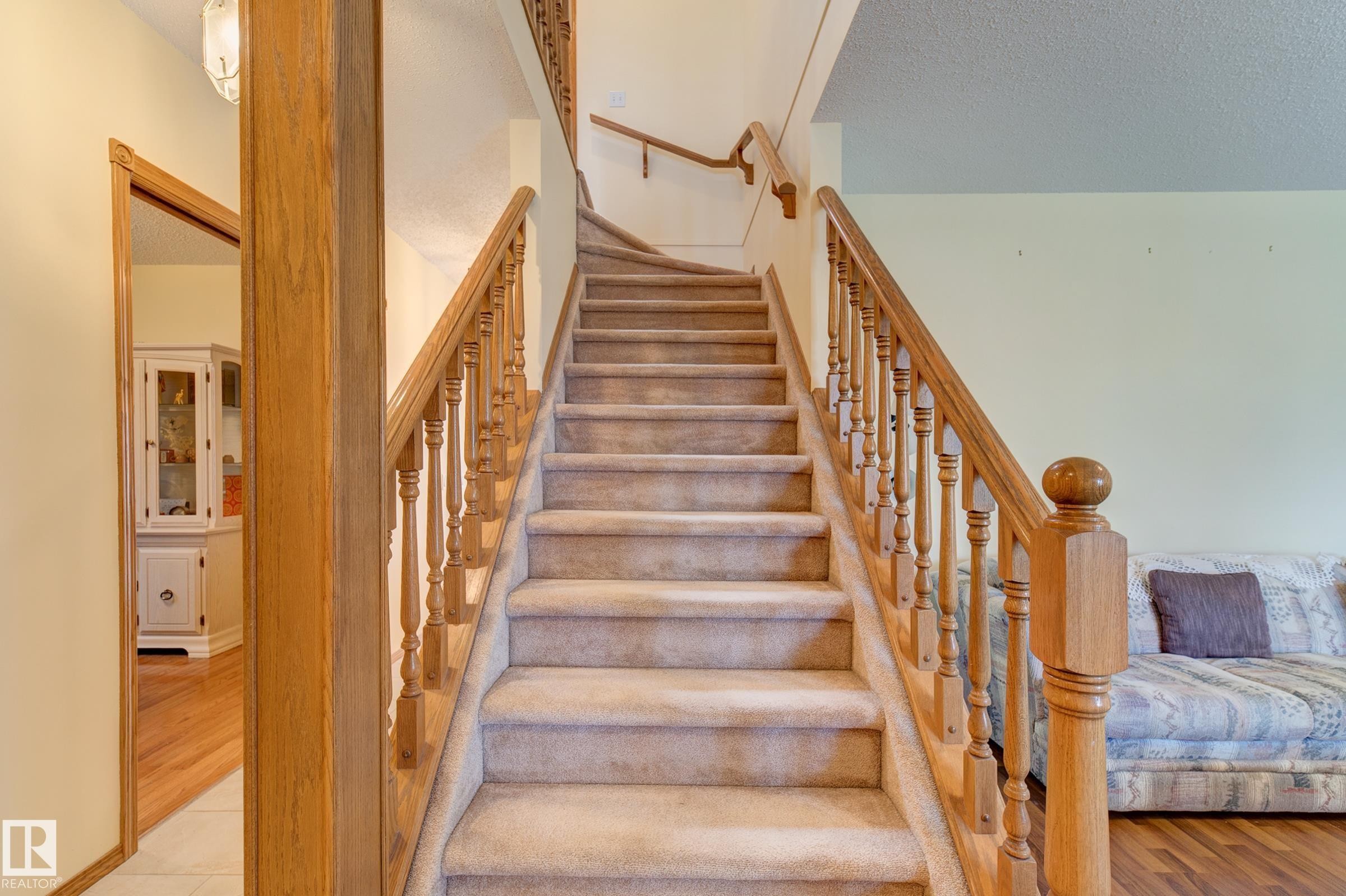 1003 Blackburn Close, Edmonton, AB - Indoor Photo Showing Other Room