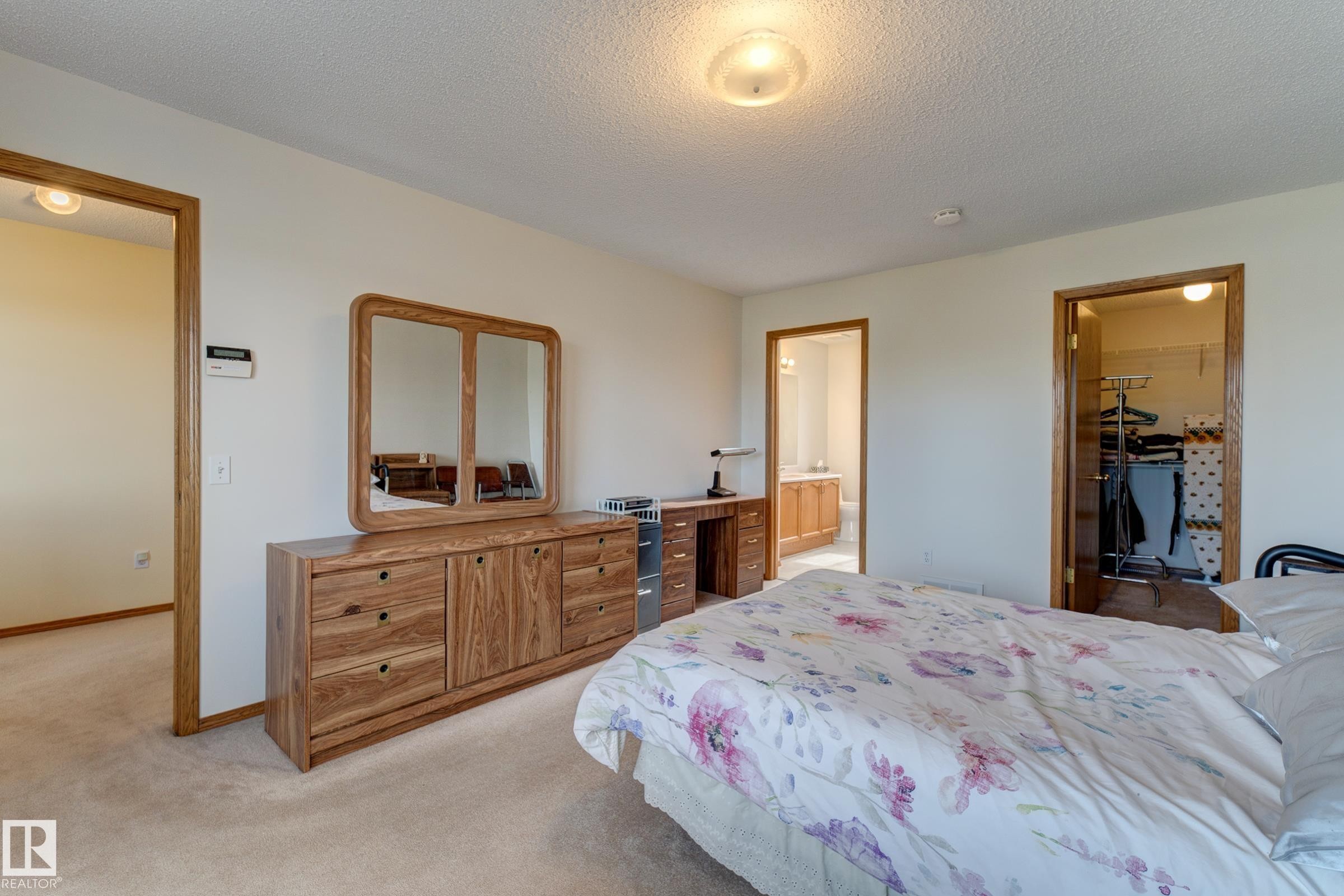 1003 Blackburn Close, Edmonton, AB - Indoor Photo Showing Bedroom