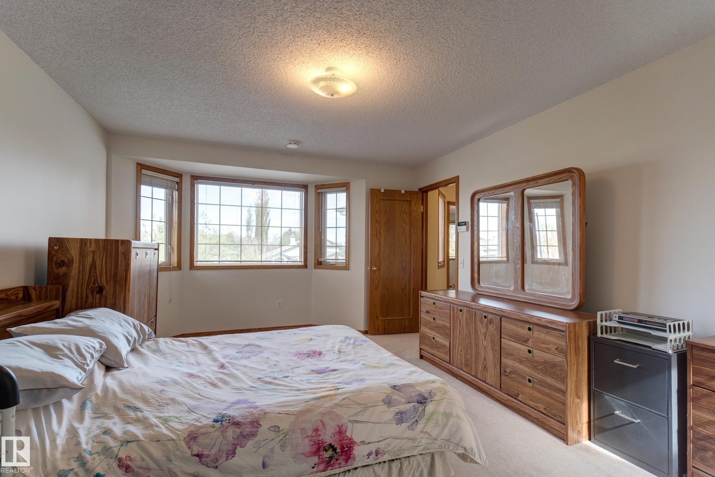 1003 Blackburn Close, Edmonton, AB - Indoor Photo Showing Bedroom
