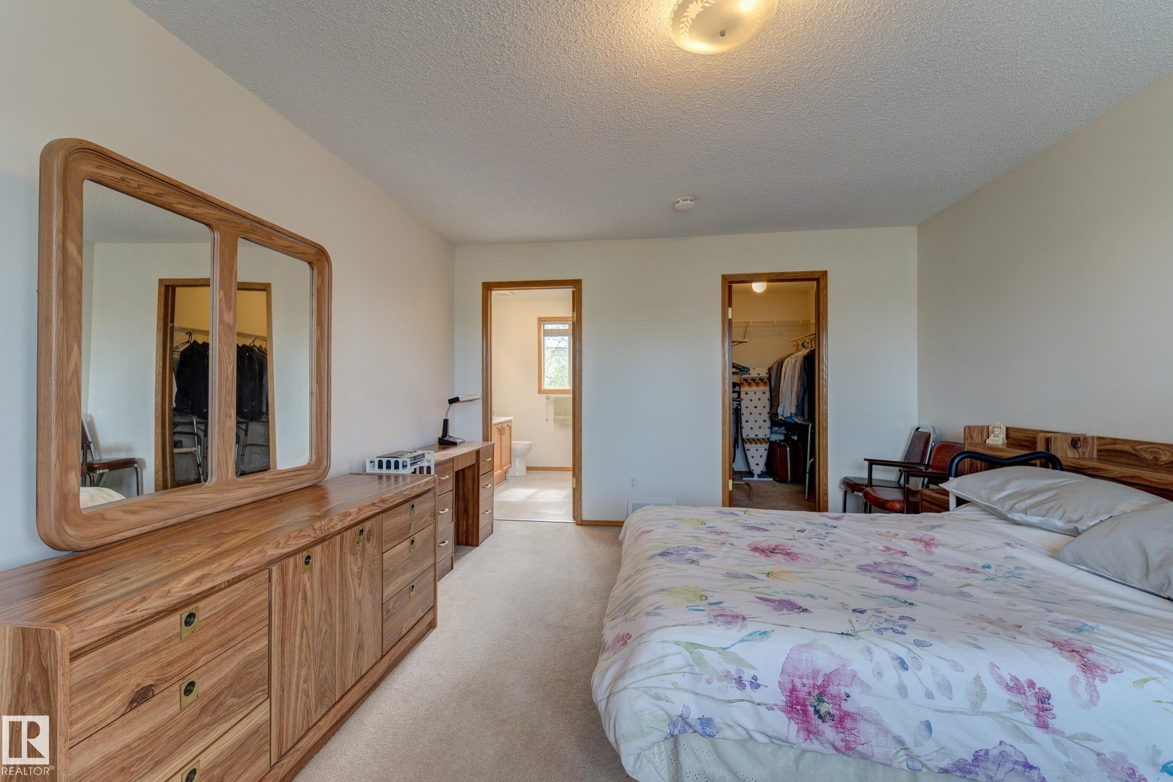 1003 Blackburn Close, Edmonton, AB - Indoor Photo Showing Bedroom