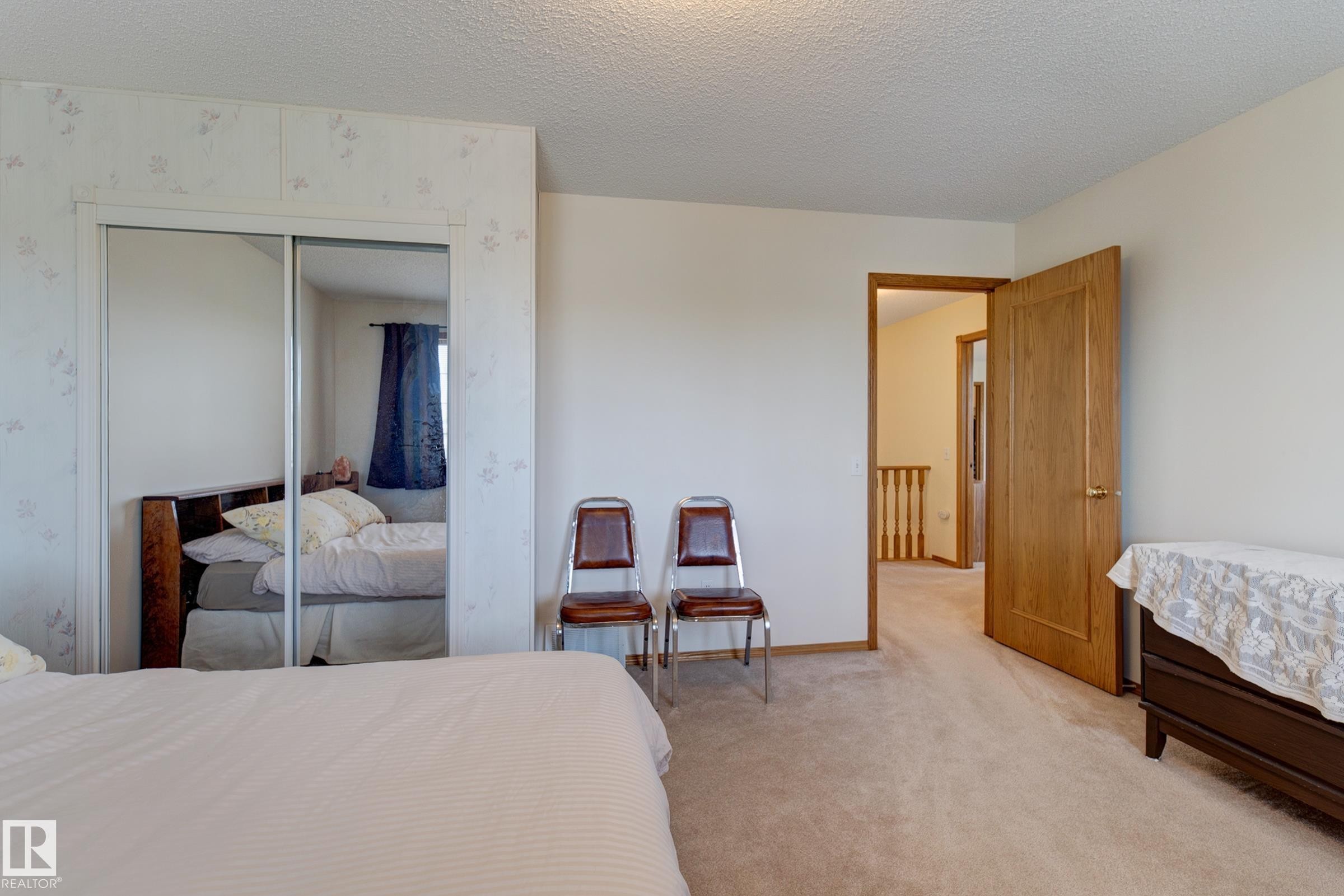 1003 Blackburn Close, Edmonton, AB - Indoor Photo Showing Bedroom
