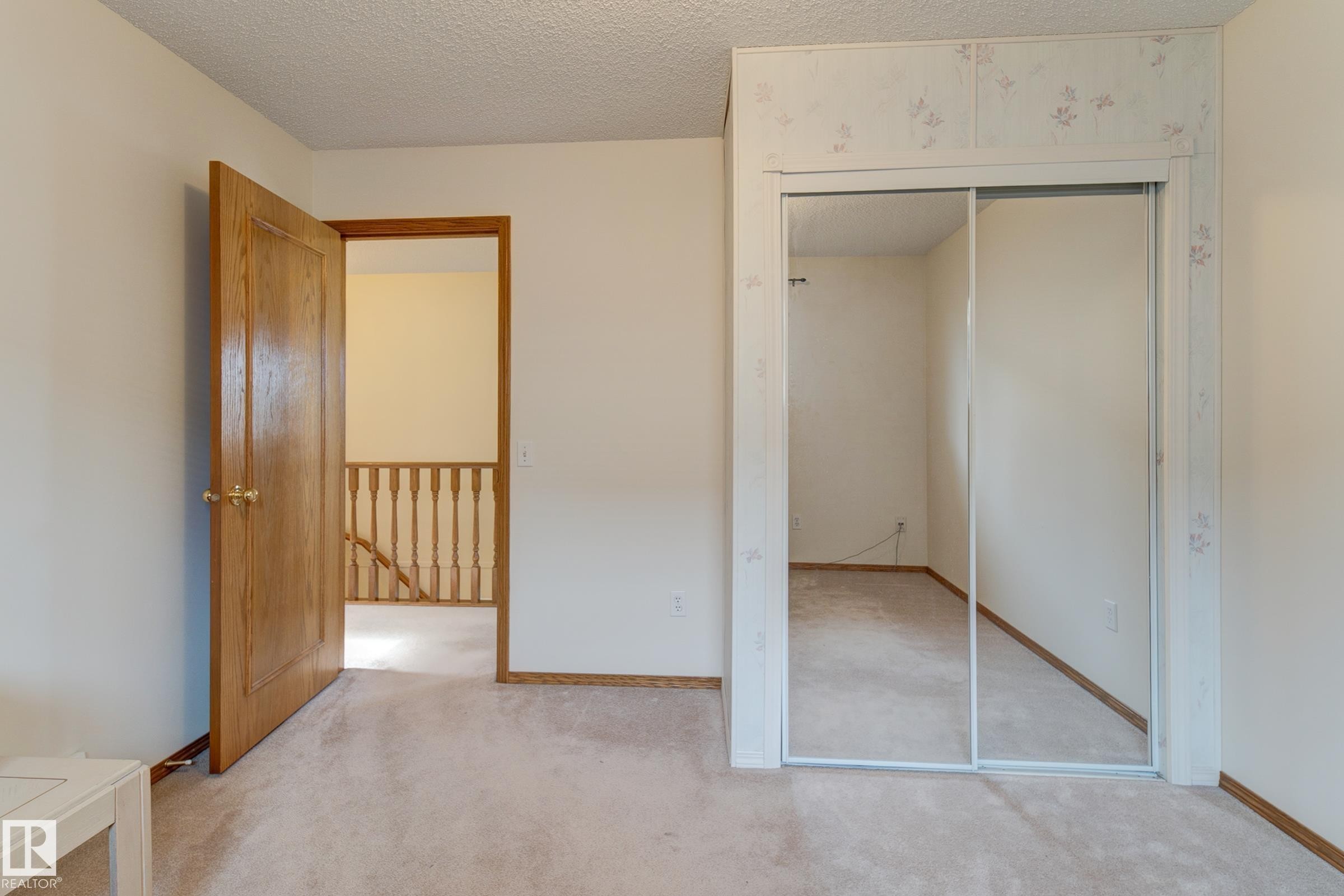 1003 Blackburn Close, Edmonton, AB - Indoor Photo Showing Other Room