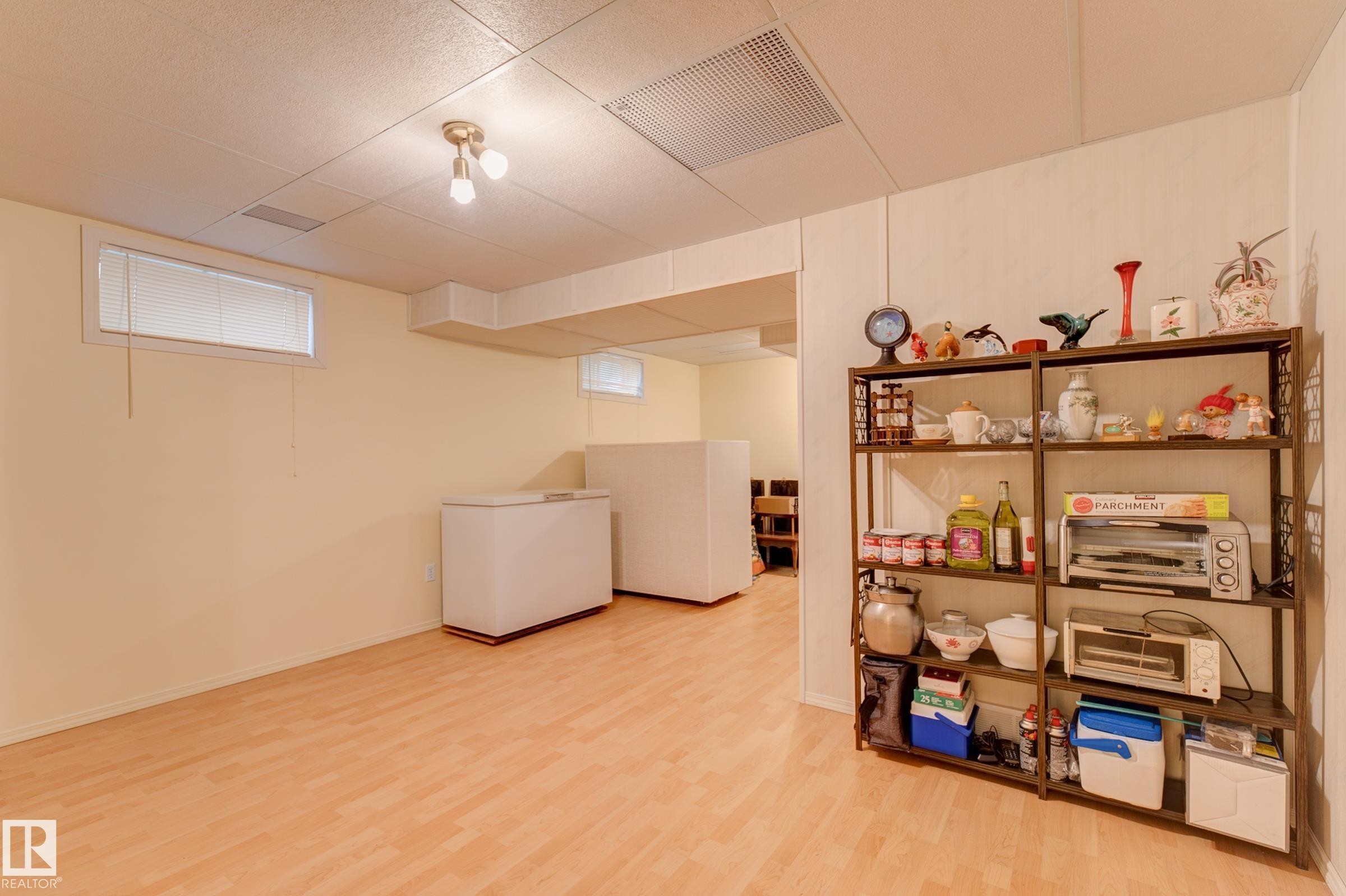 1003 Blackburn Close, Edmonton, AB - Indoor
