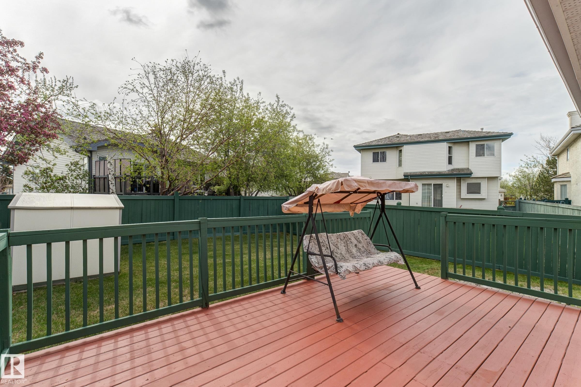 1003 Blackburn Close, Edmonton, AB - Outdoor